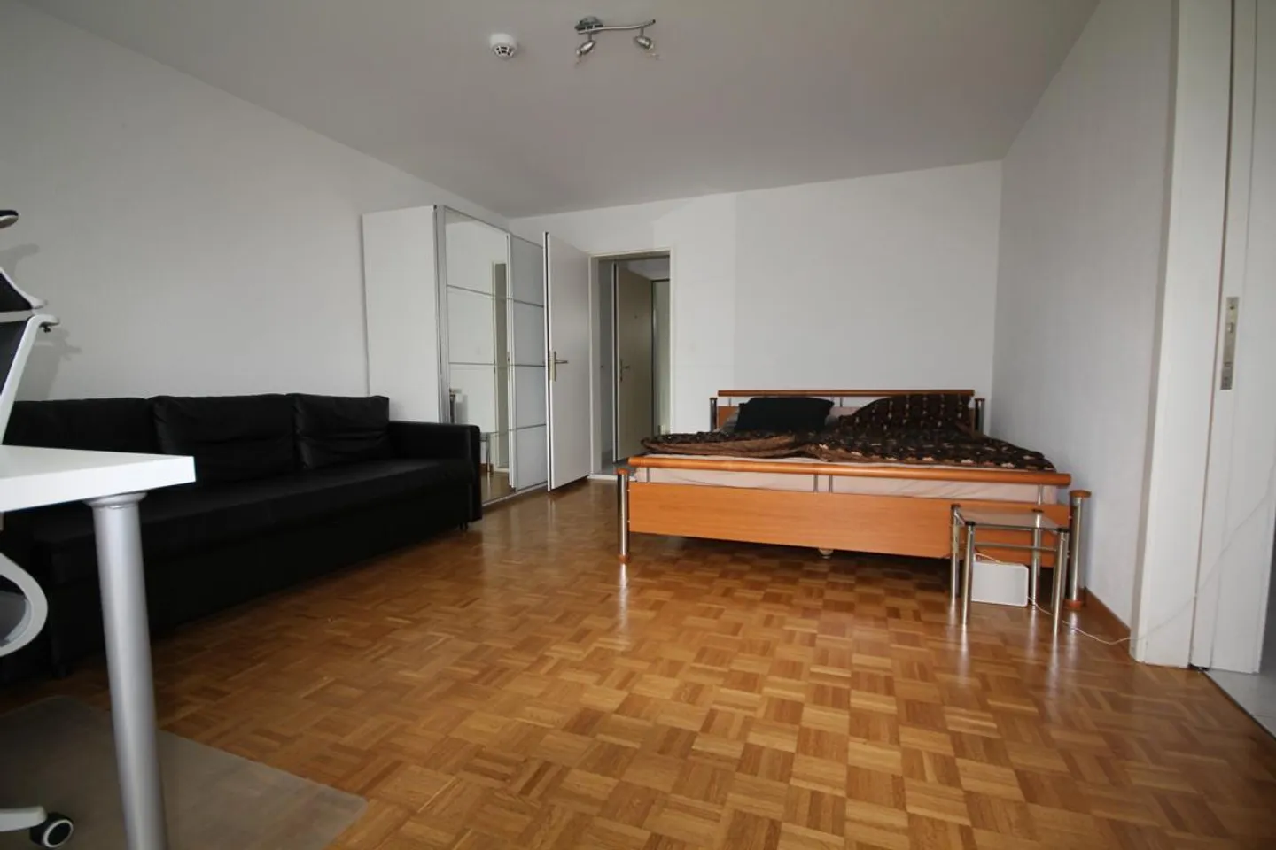 Appartamento moderno 1,5 locali, balcone sul giardino, in una casa molto ben tenuta - Foto 5 di 10