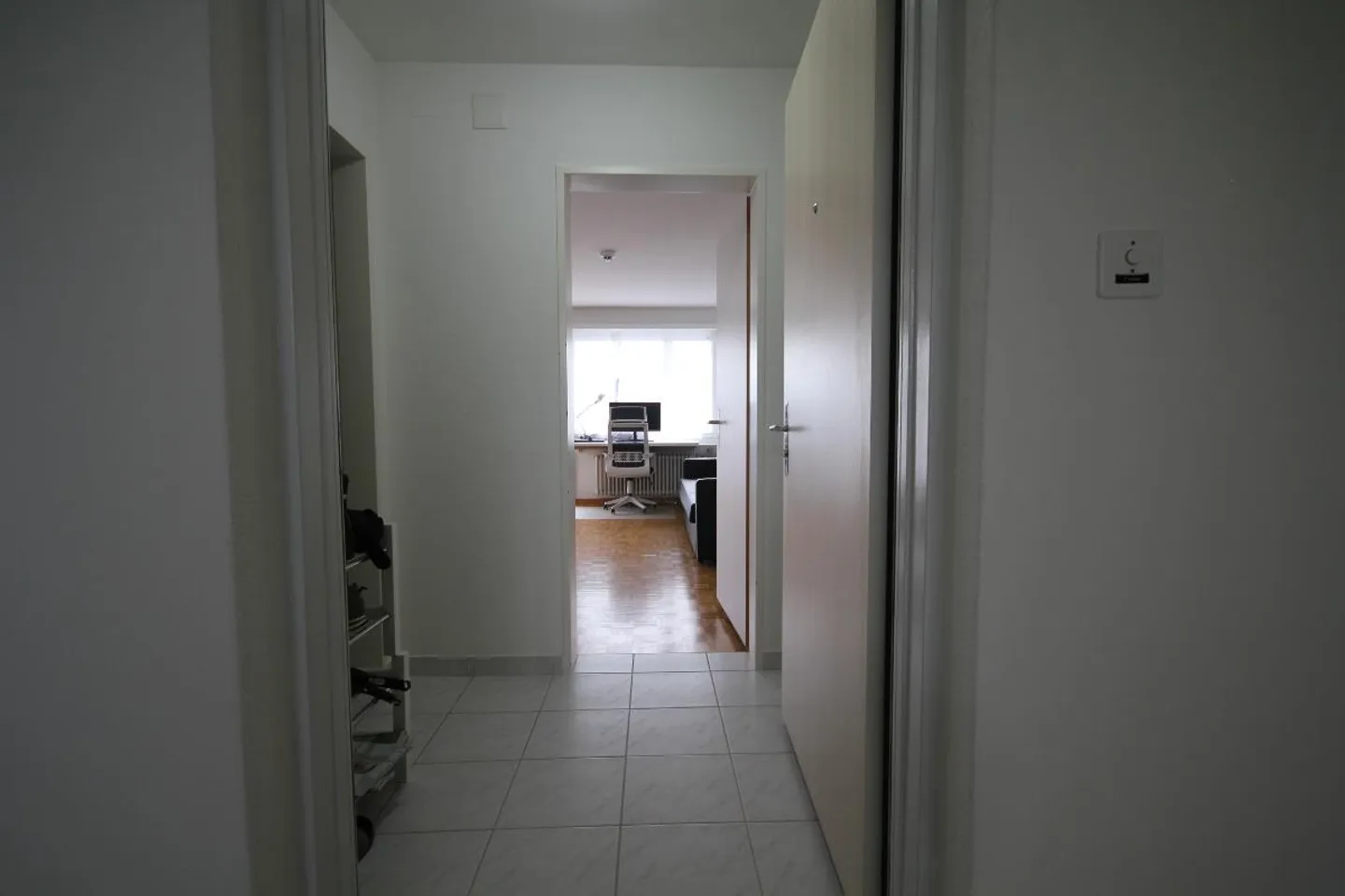 Appartamento moderno 1,5 locali, balcone sul giardino, in una casa molto ben tenuta - Foto 7 di 10