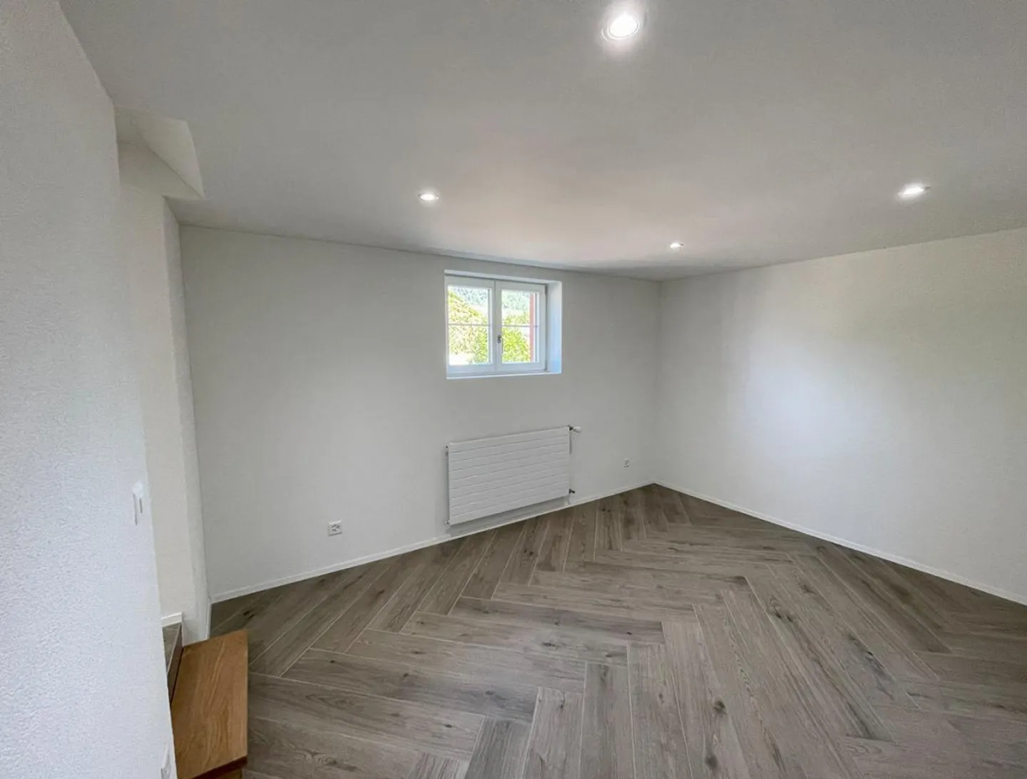 Moderno, appartamento 2.5 stanze completamente ristrutturato a Wagenhausen - Foto 4 di 8