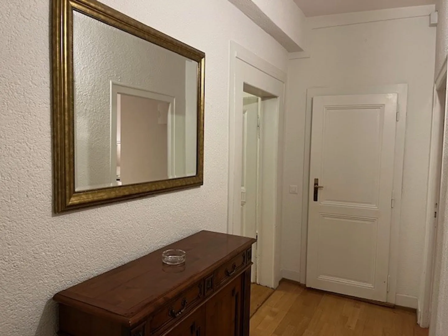 Apartment for rent - Photo 2 of 5