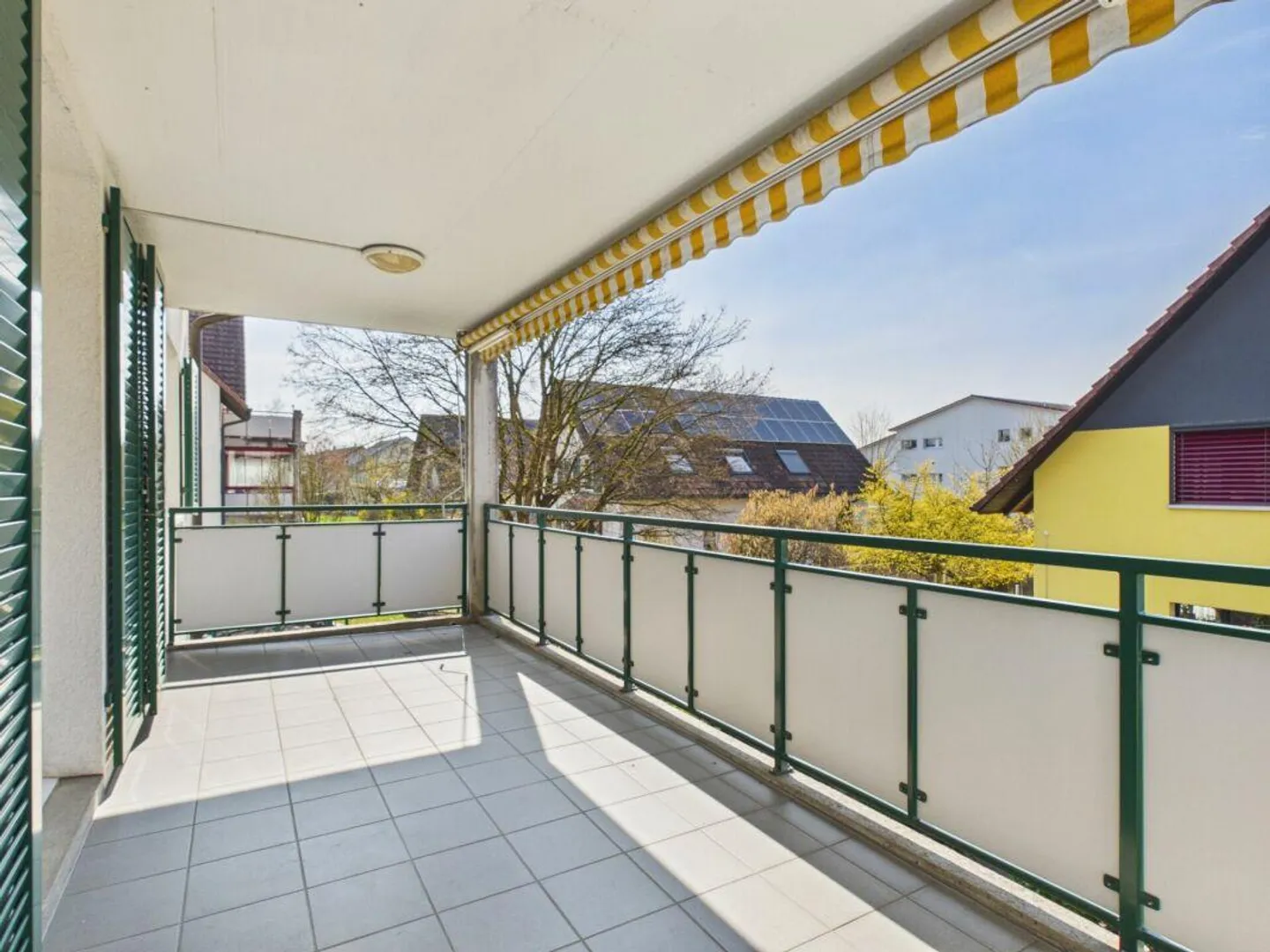 Appartement ensoleillé avec charme - Photo 8 sur 9