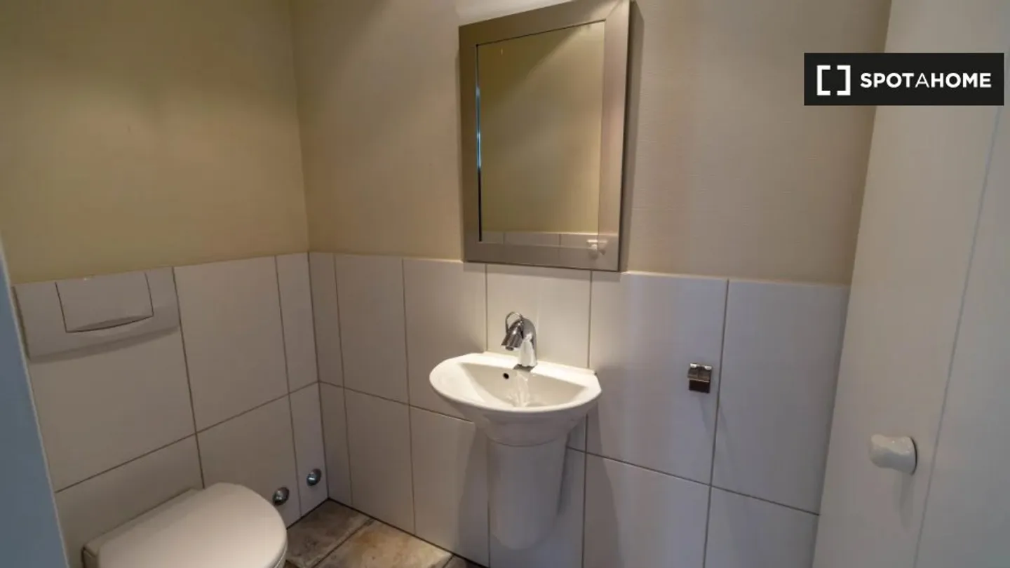 Discover, visit and rent your new home online with full confidence. - Photo 13 of 15