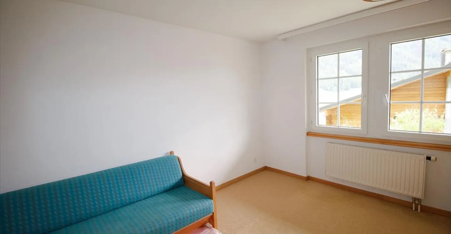 Cozy 2.5-Room Apartment - Photo 7 of 12