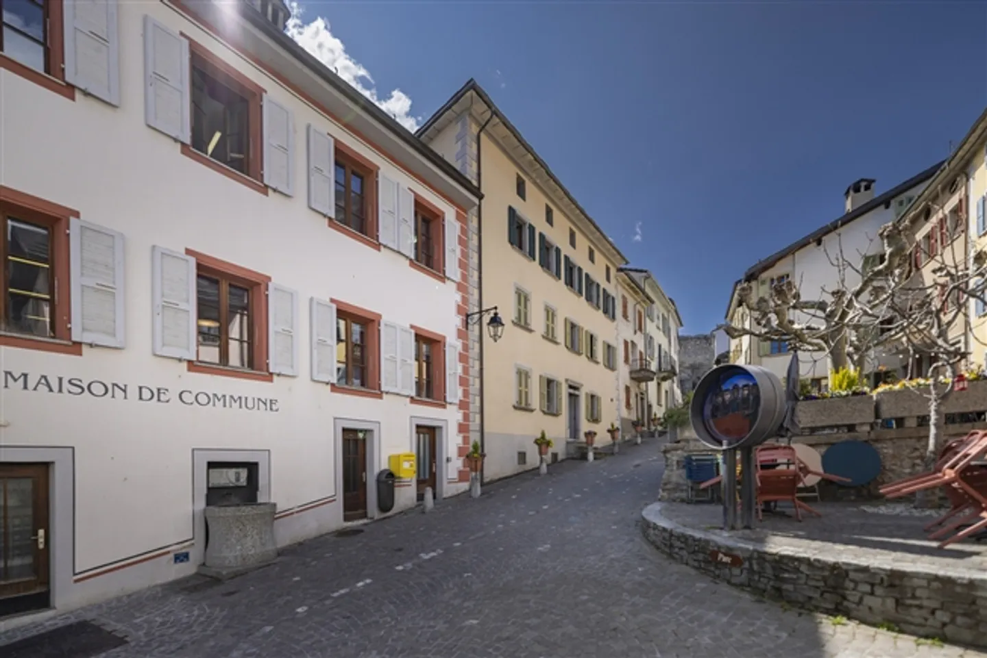 Un piccolo gioiello nel cuore del centro medievale di Saillon - Foto 2 di 11