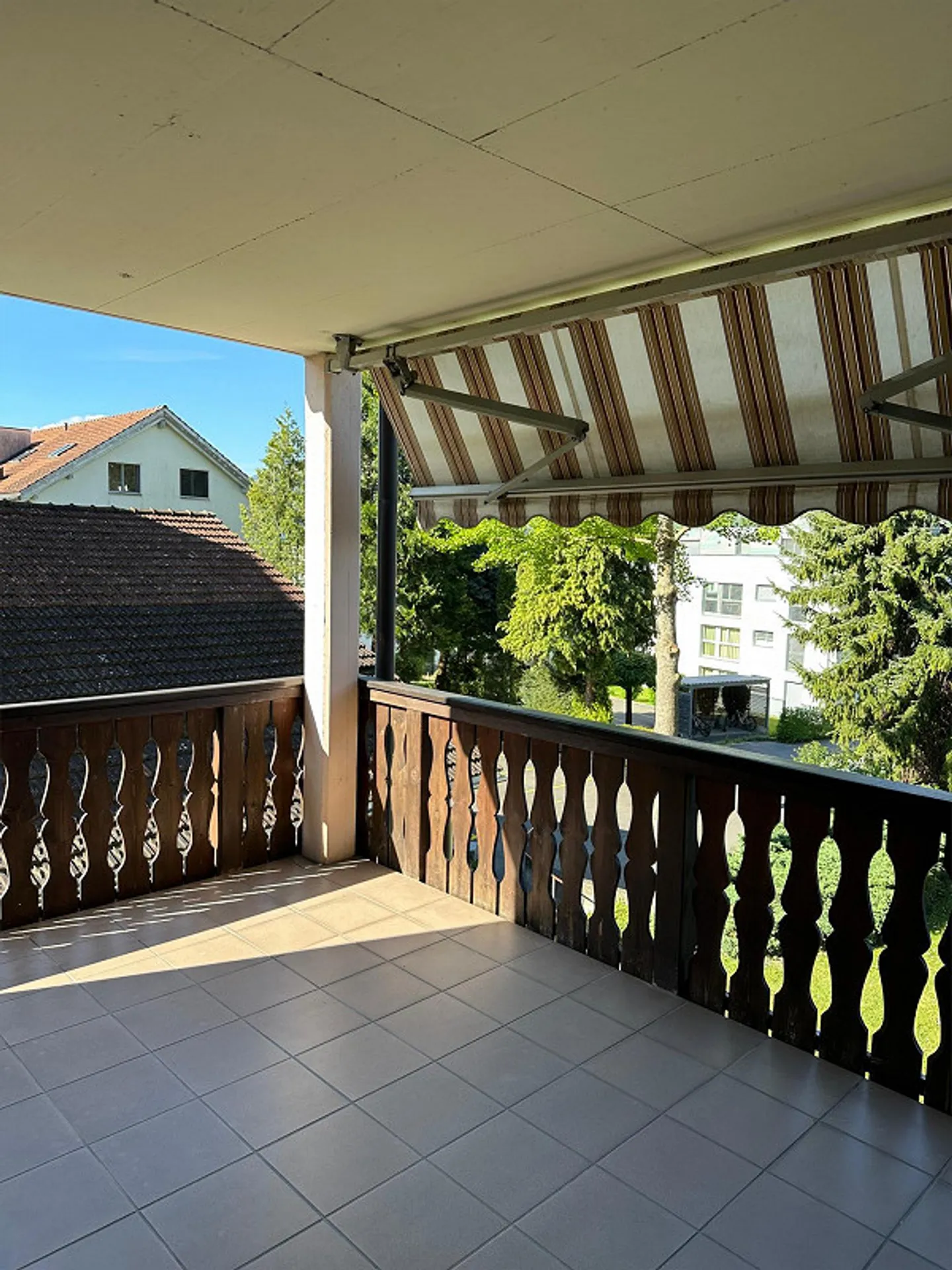 Beautiful and Quiet 4.5 Room Apartment Near School - Photo 1 of 8