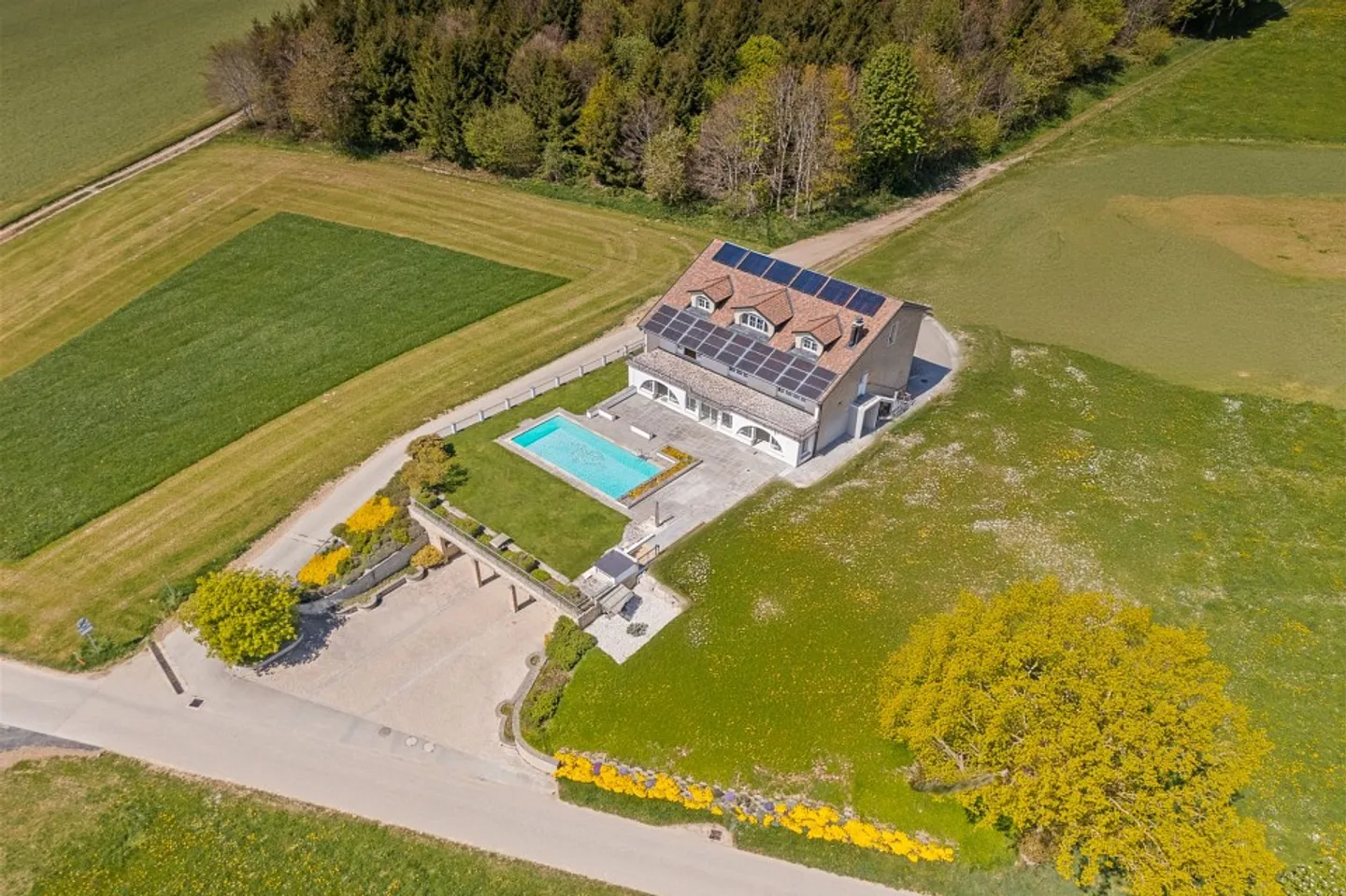 Villa Éblouissante avec Piscine - Photo 2 sur 13