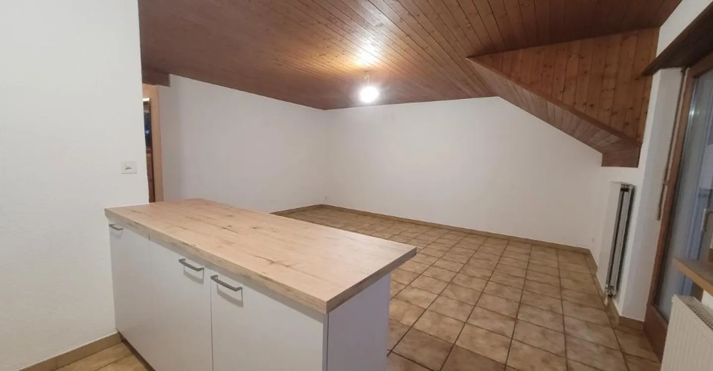 Attique de 2.5 pièces de 52 m2 - Foto 1 di 9