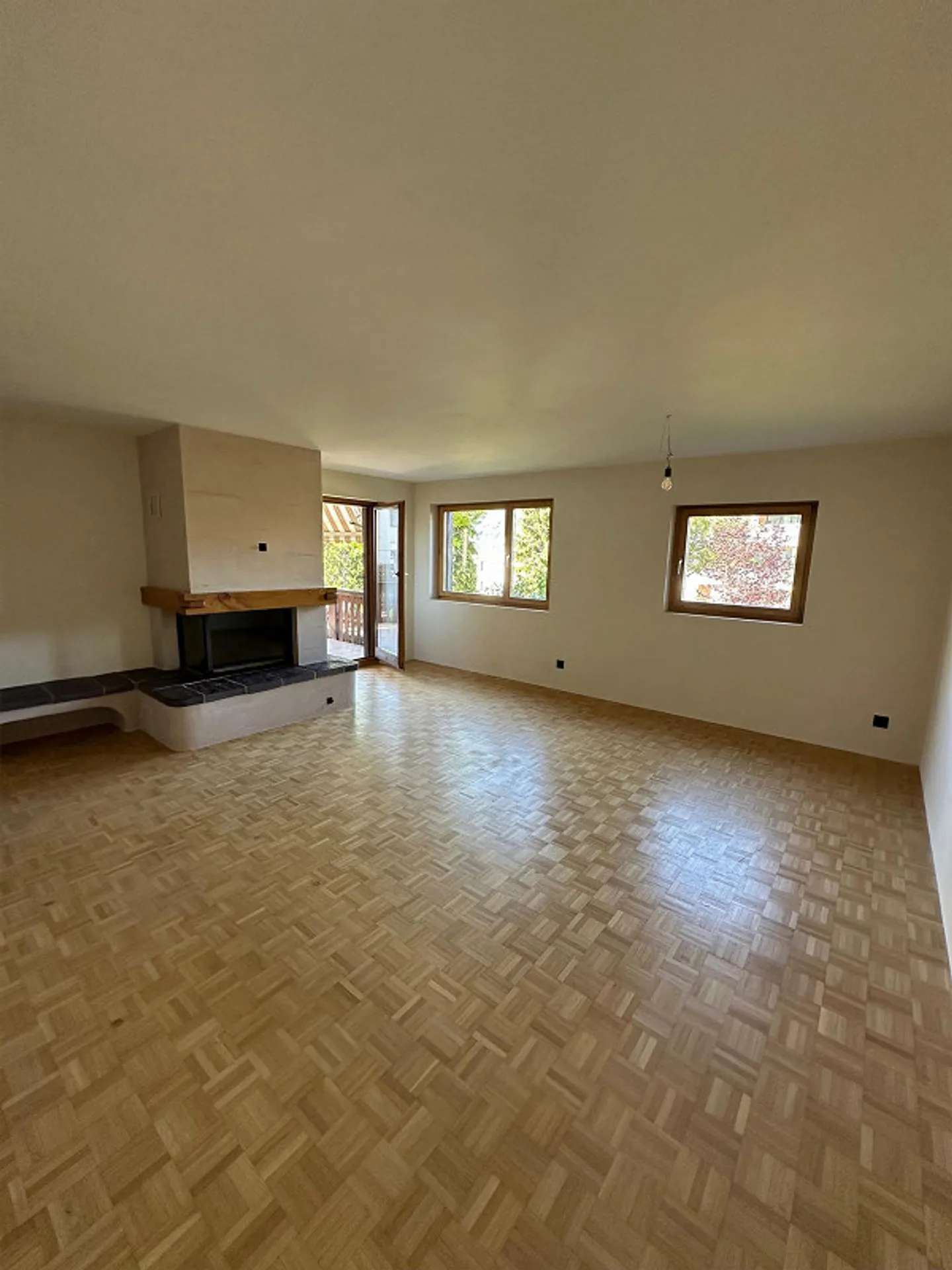 Beautiful and Quiet 4.5 Room Apartment Near School - Photo 4 of 8