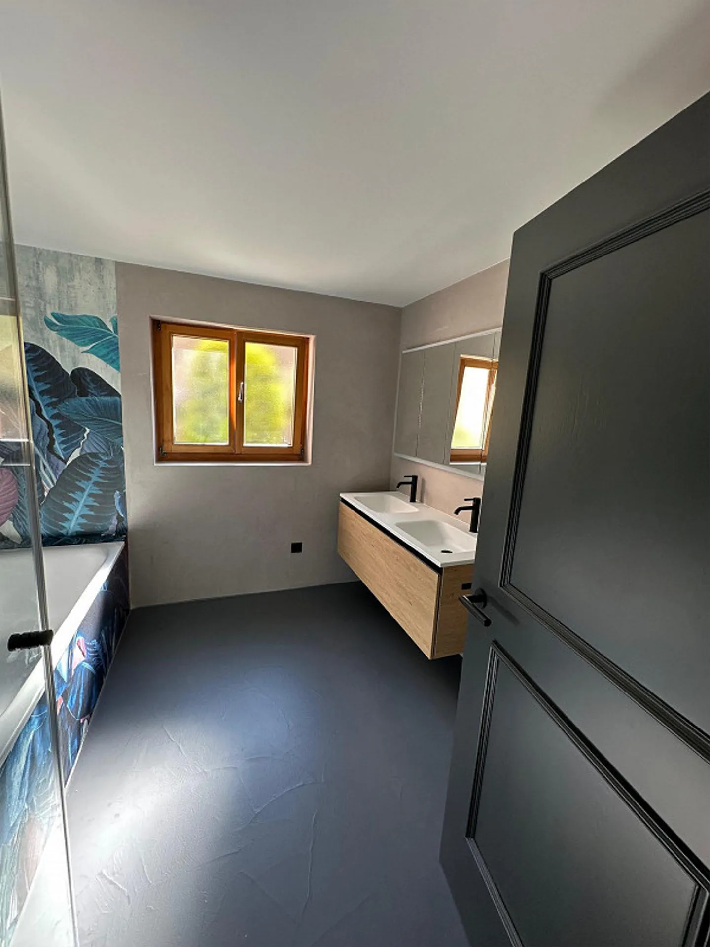 Beautiful and Quiet 4.5 Room Apartment Near School - Photo 6 of 8