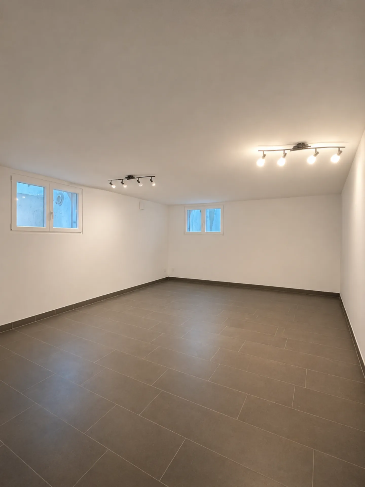 Premises with 38 m² and shower - Photo 4 of 8