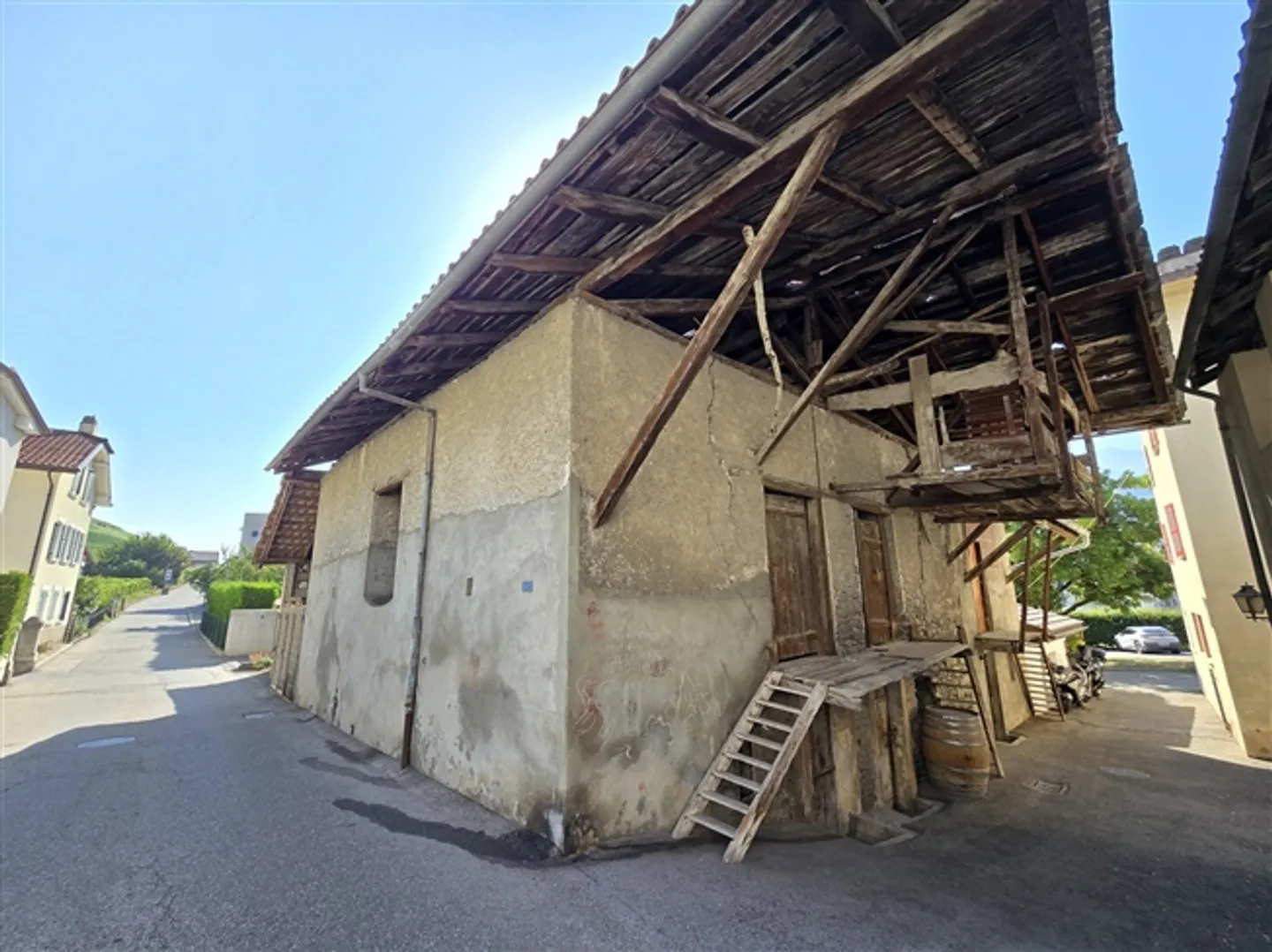 Barns for Renovation - 870 m3 - Vétroz - Great Potential - ref. 10233508 - Photo 3 of 13