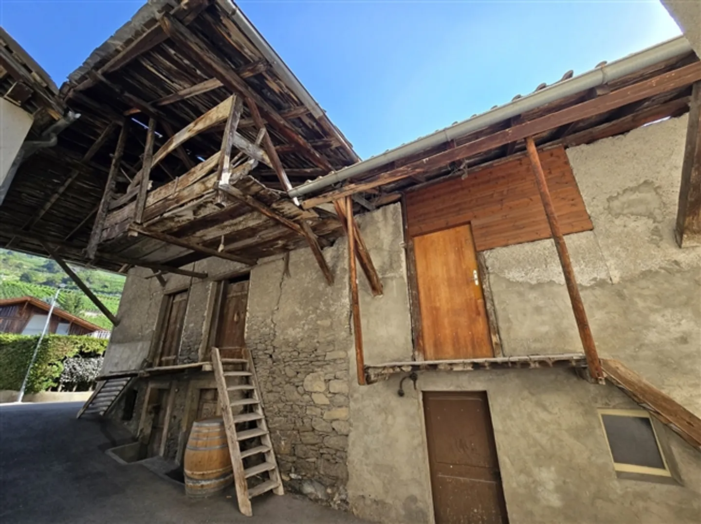 Barns for Renovation - 870 m3 - Vétroz - Great Potential - ref. 10233508 - Photo 4 of 13