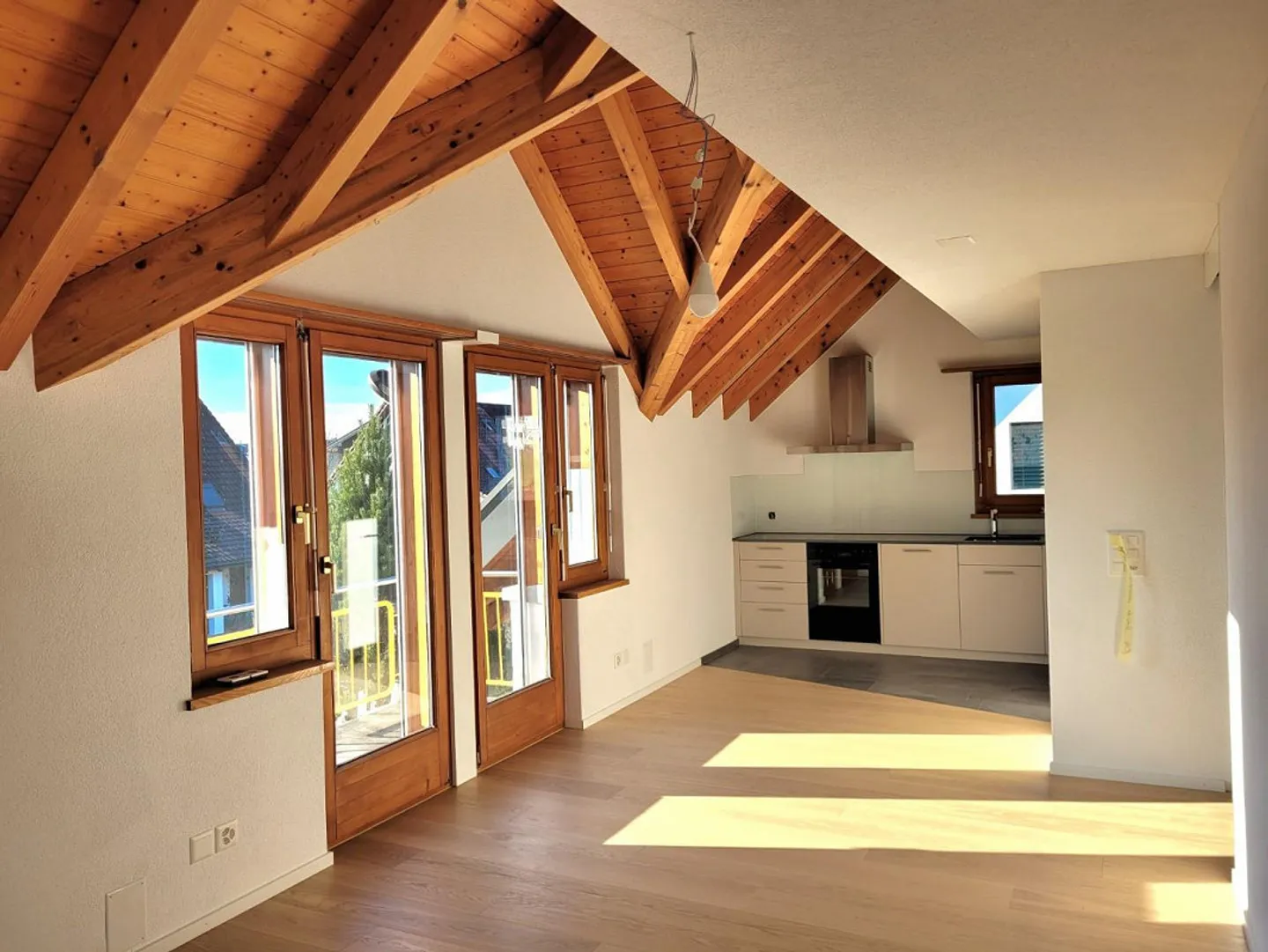 Sehr ruhig gelegene 3.5-Zimmer Maisonette-Wohnung in Uznach - Foto 1 von 12