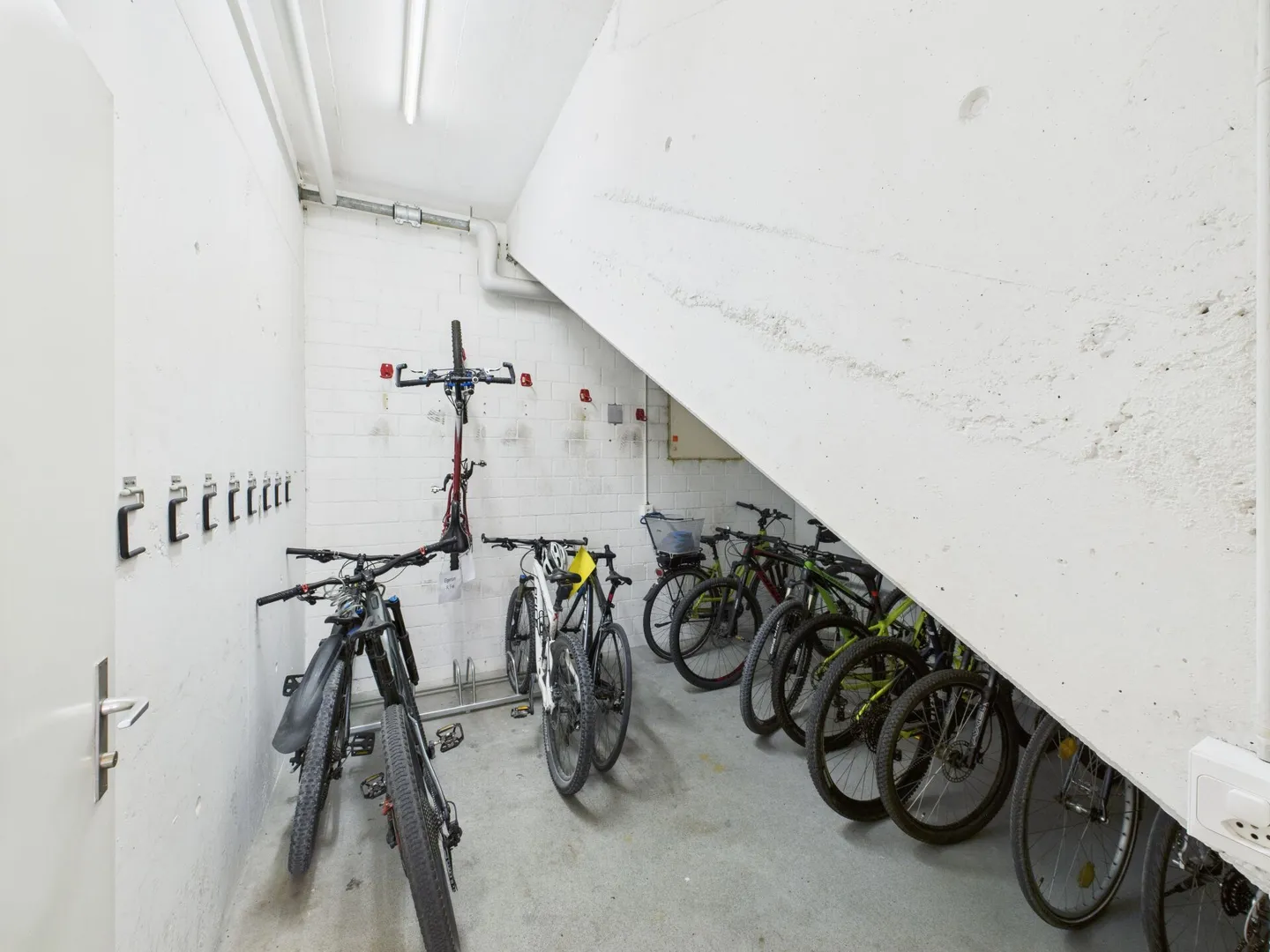 Terrace apartment with 180° mountain views, two bathrooms and lift! - Photo 22 sur 29