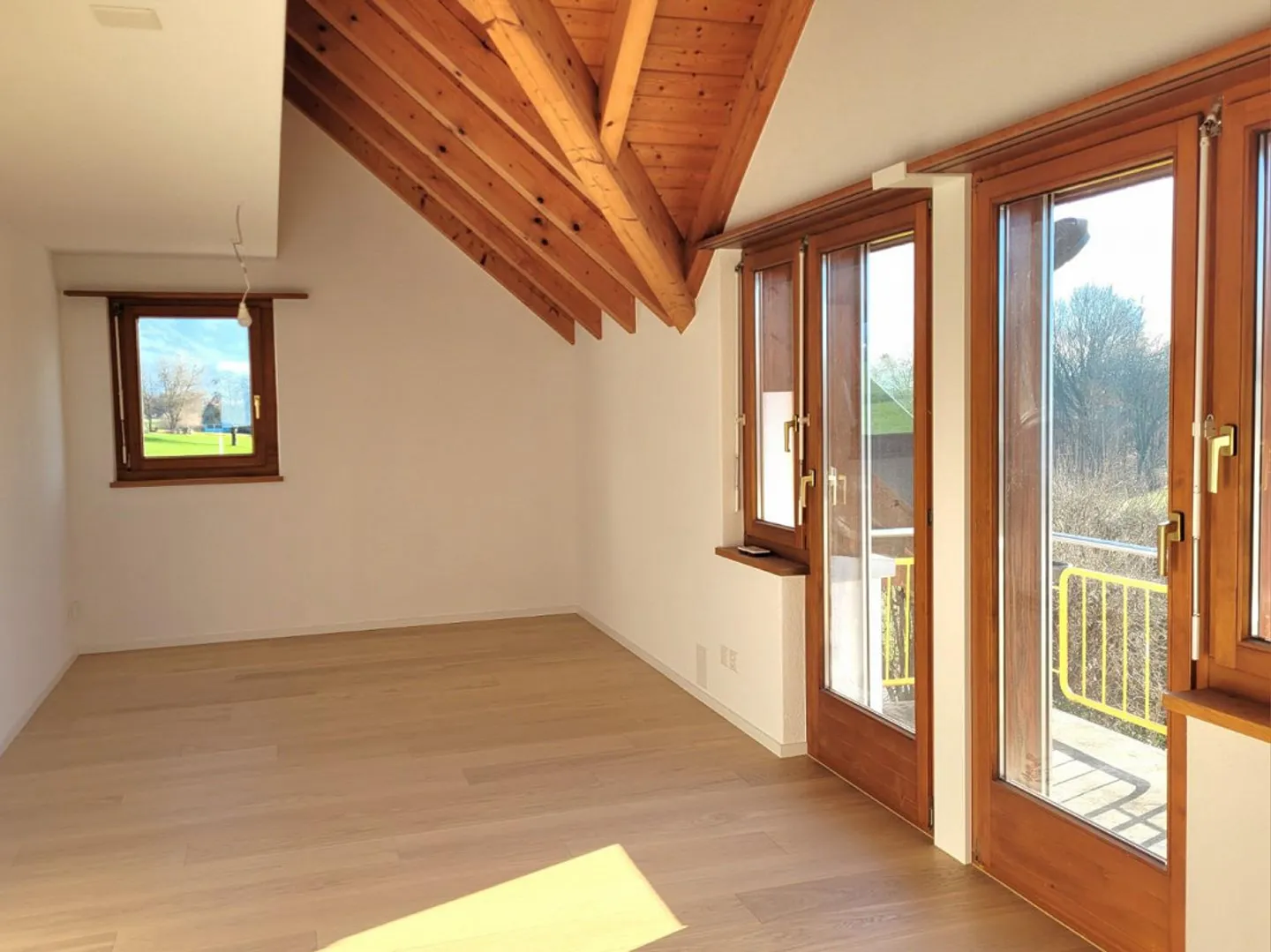 Sehr ruhig gelegene 3.5-Zimmer Maisonette-Wohnung in Uznach - Foto 4 von 12