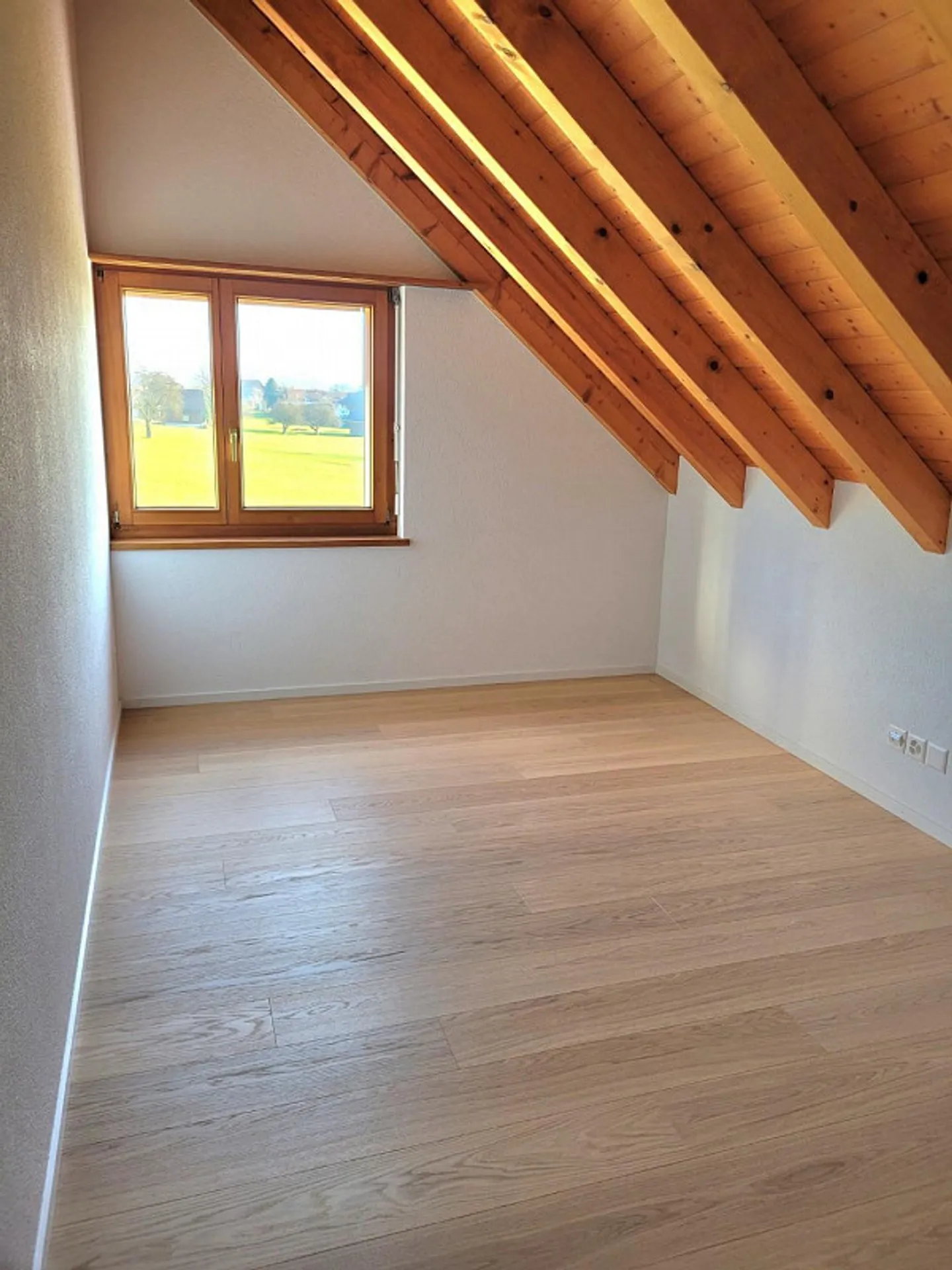 Sehr ruhig gelegene 3.5-Zimmer Maisonette-Wohnung in Uznach - Foto 8 von 12