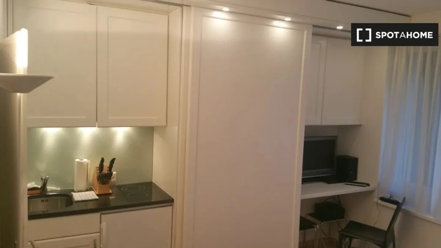 Discover, visit and rent your new home online with full confidence. - Photo 6 of 9