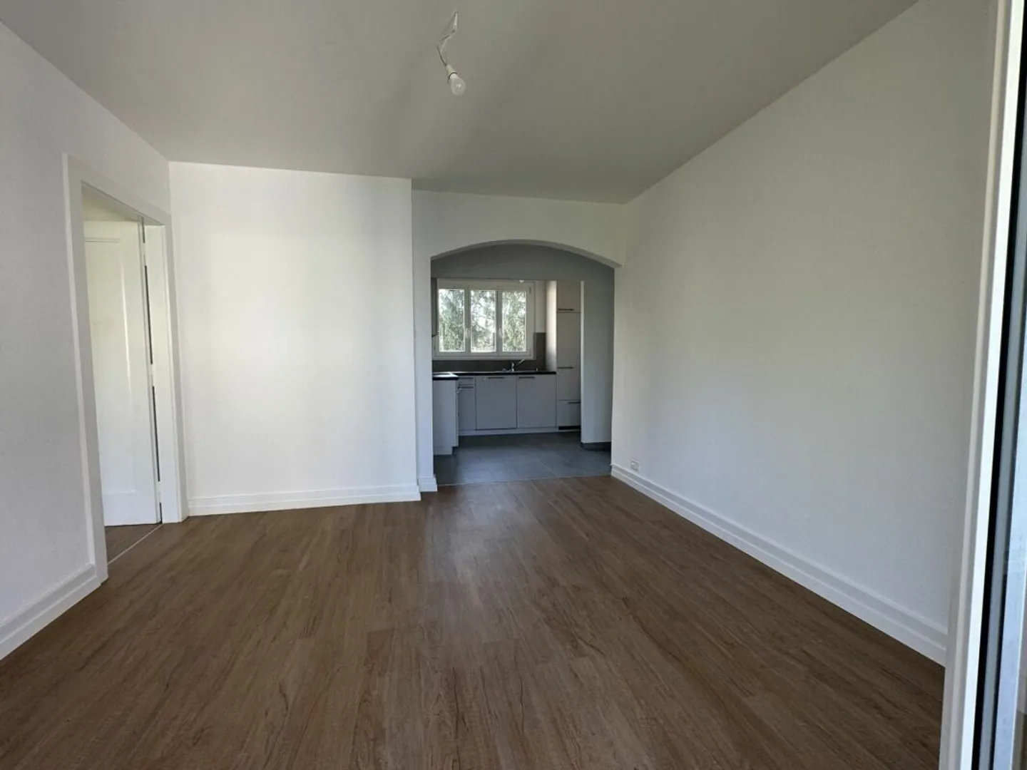 Bellissimo appartamento ristrutturato con 3 stanze e balcone - Foto 7 di 8
