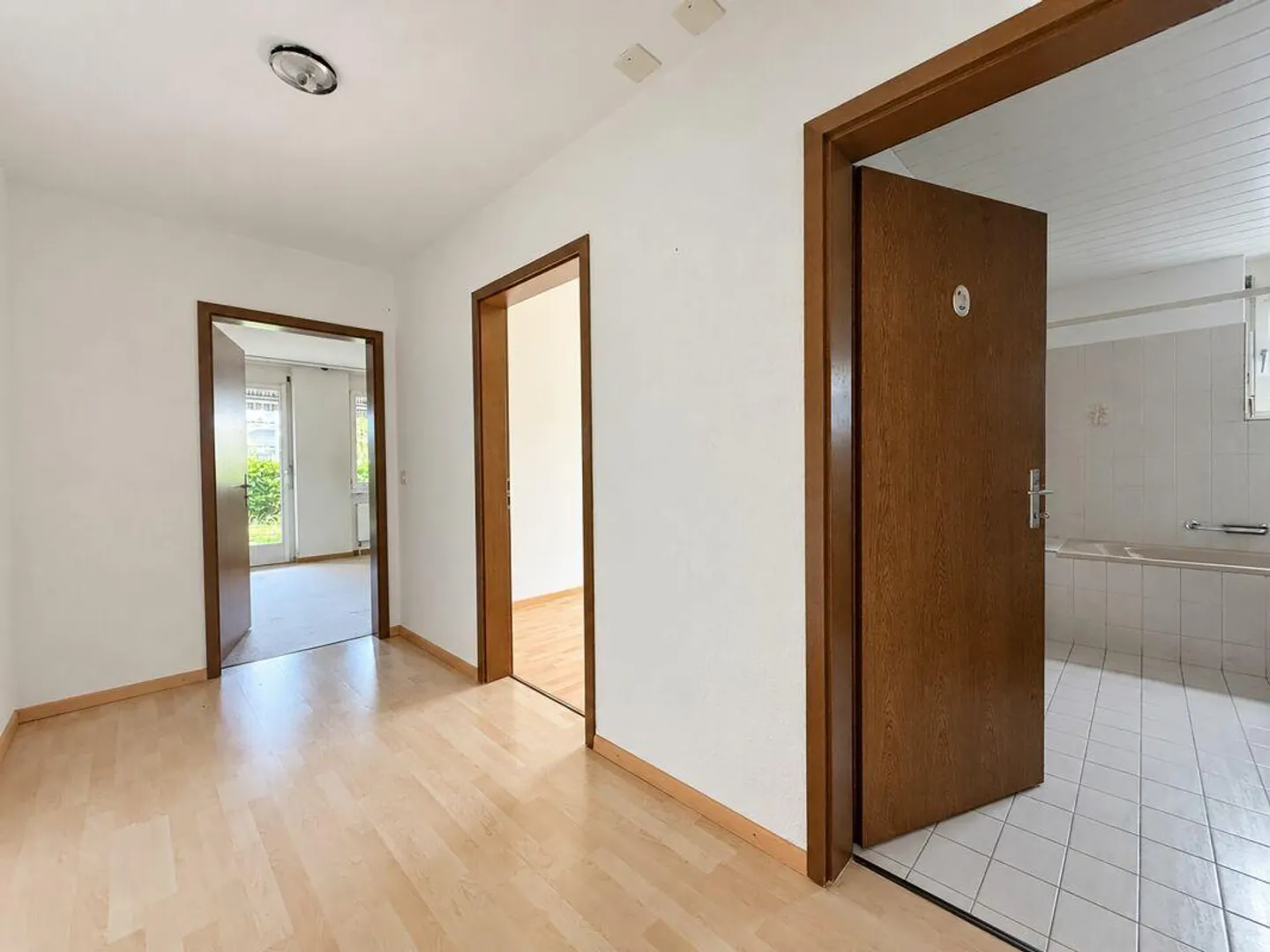 Attractive 3.5-Room Garden Apartment - Photo 7 of 14