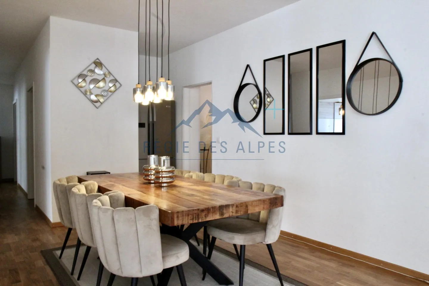 Wunderschöne Familienwohnung mit 5,5 Zimmern und Terrasse am Fluss - Foto 1 von 8