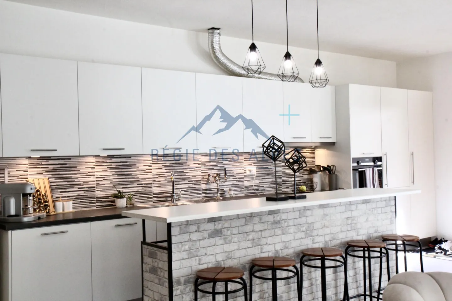 Wunderschöne Familienwohnung mit 5,5 Zimmern und Terrasse am Fluss - Foto 4 von 8