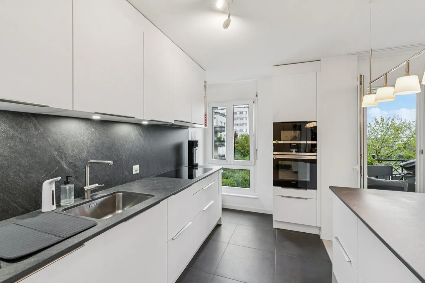 Stylish Apartment with Balcony - Photo 2 of 8