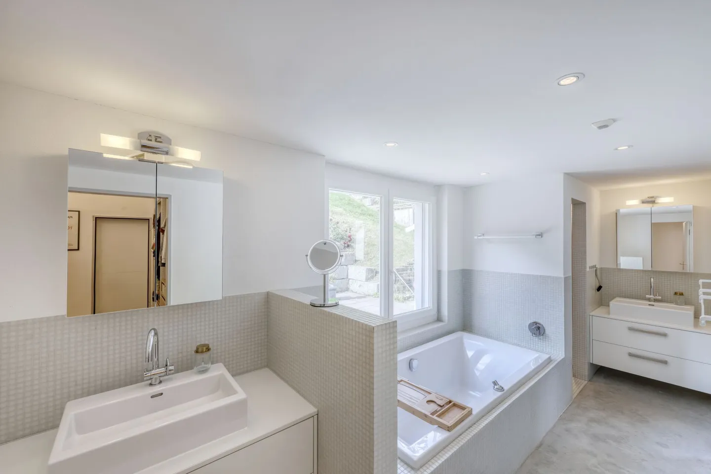 Maison individuelle de 8,5 pièces avec appartement indépendant et jardin paradisiaque copie - Photo 5 sur 9