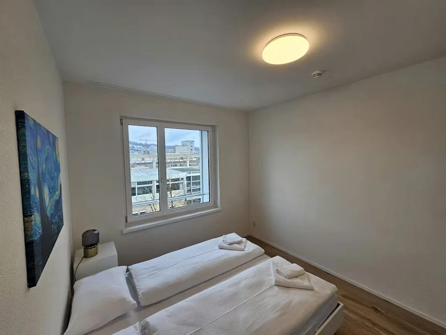 Modern Apartment in Zürich - Photo 3 of 10