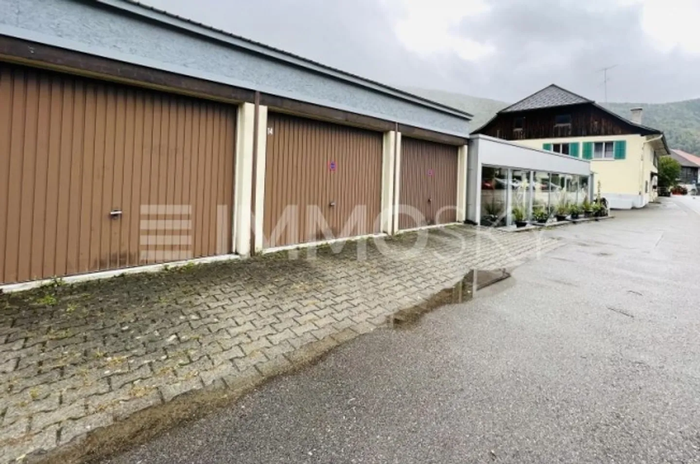 Invest in this magnificent income-generating building - Photo 4 of 5