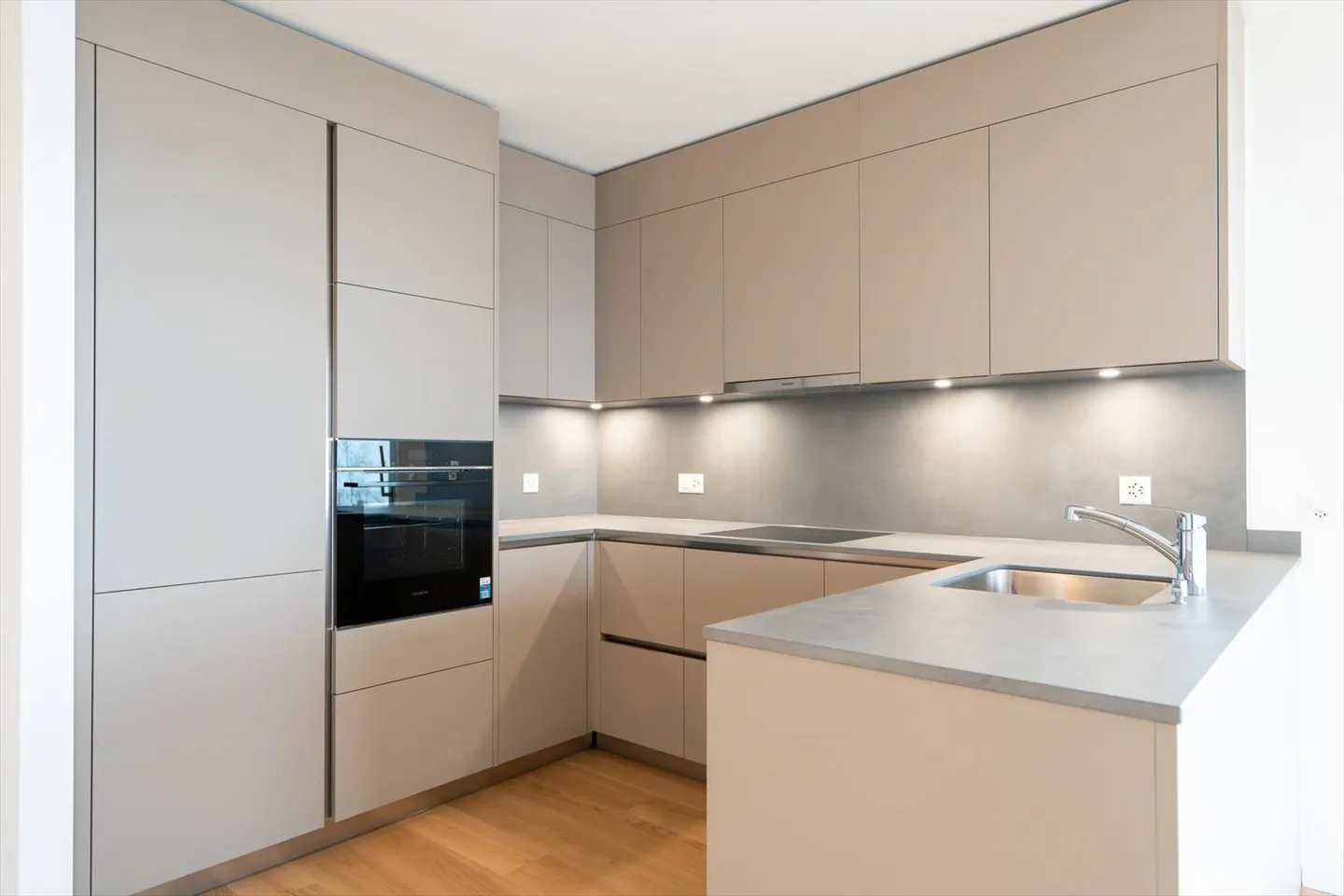 Magnificent 3.5-room apartment with lake view - Photo 4 of 13