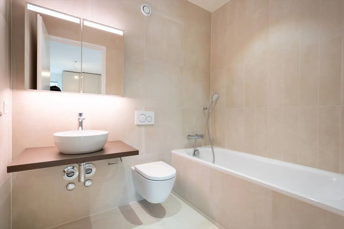 Magnificent 3.5-room apartment with lake view - Photo 9 of 13