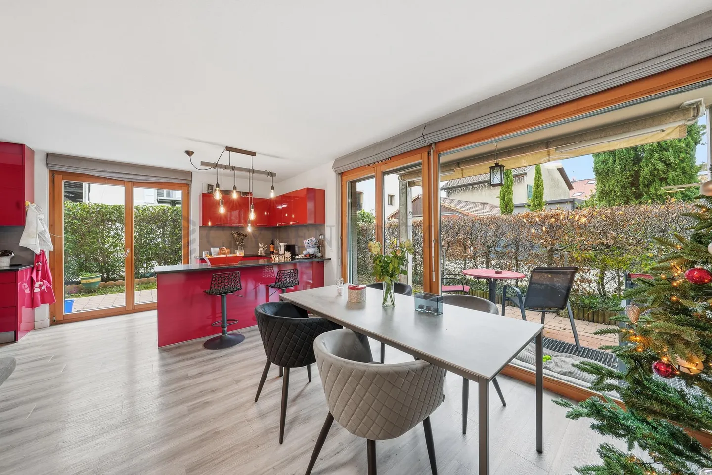 Exklusivität !! Schönes Souplex mit 7 Zimmern und großer Terrasse - Foto 1 von 8