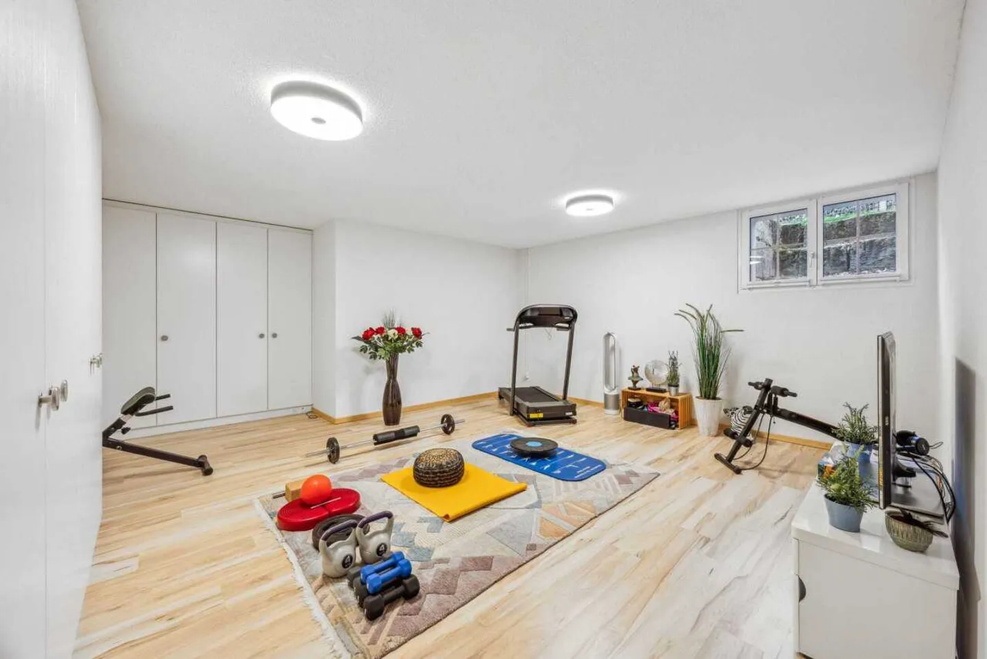 Elegante casa unifamiliare in un quartiere tranquillo - Vivere con comfort e carattere a Suhr - Foto 12 di 13