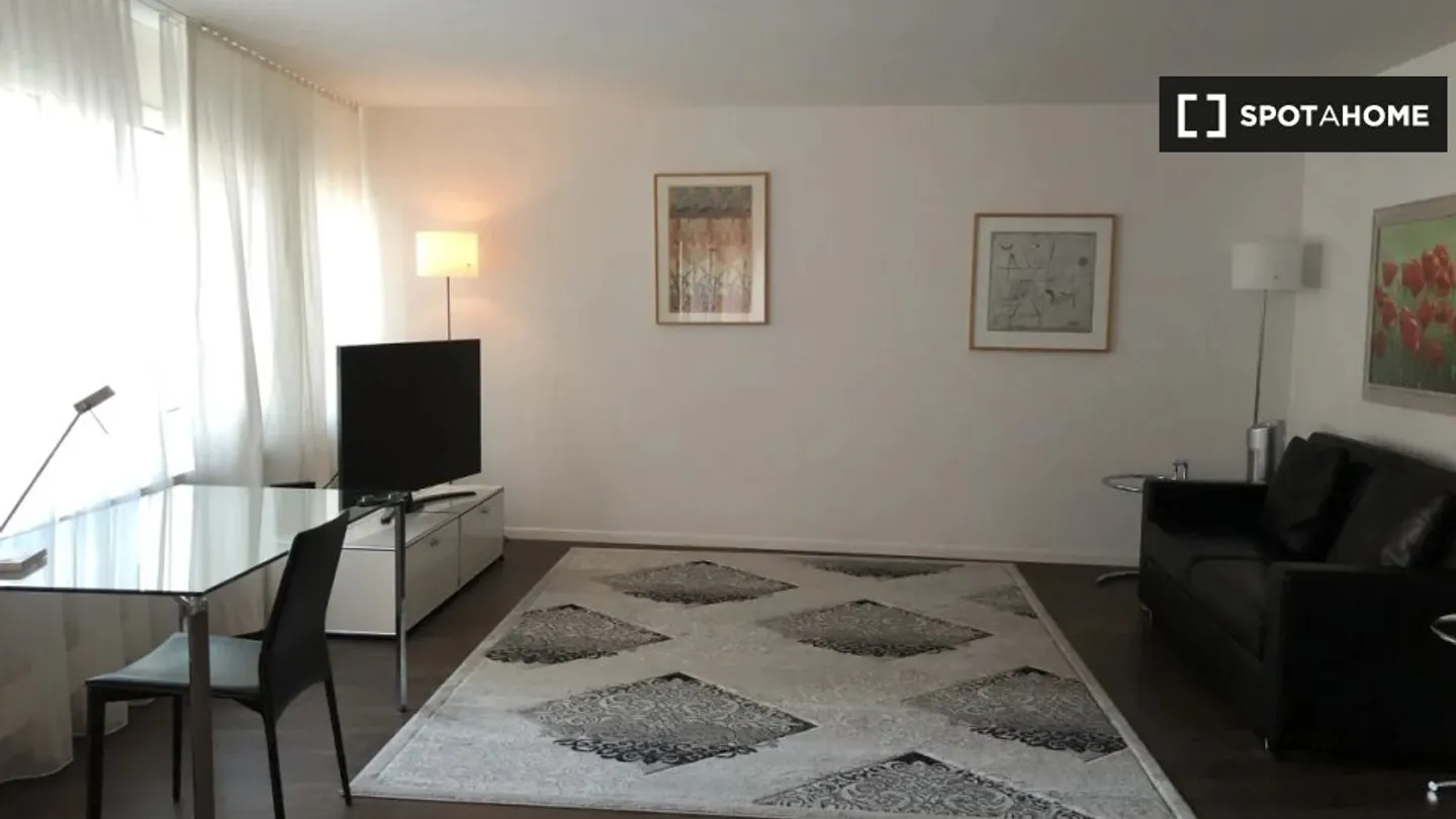 Discover, visit and rent your new home online with full confidence. - Photo 7 of 18