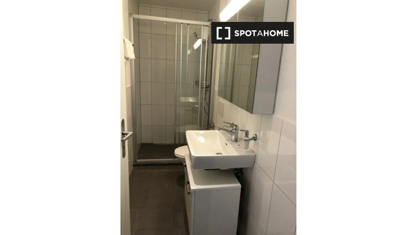 Discover, visit and rent your new home online with full confidence. - Photo 10 of 18