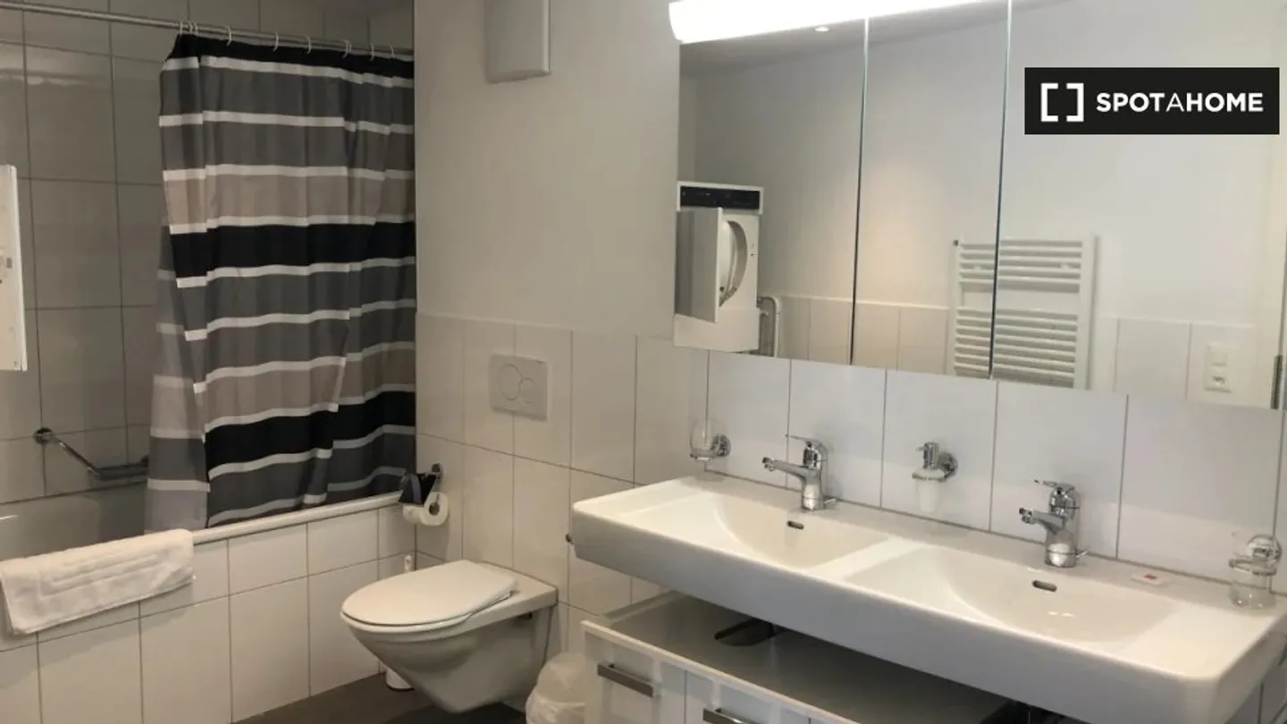 Discover, visit and rent your new home online with full confidence. - Photo 12 of 18