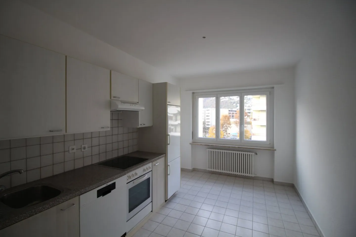 LOCARNO - APPARTAMENTO RISTRUTTURATO DI 3,5 LOCALI - Foto 5 di 5
