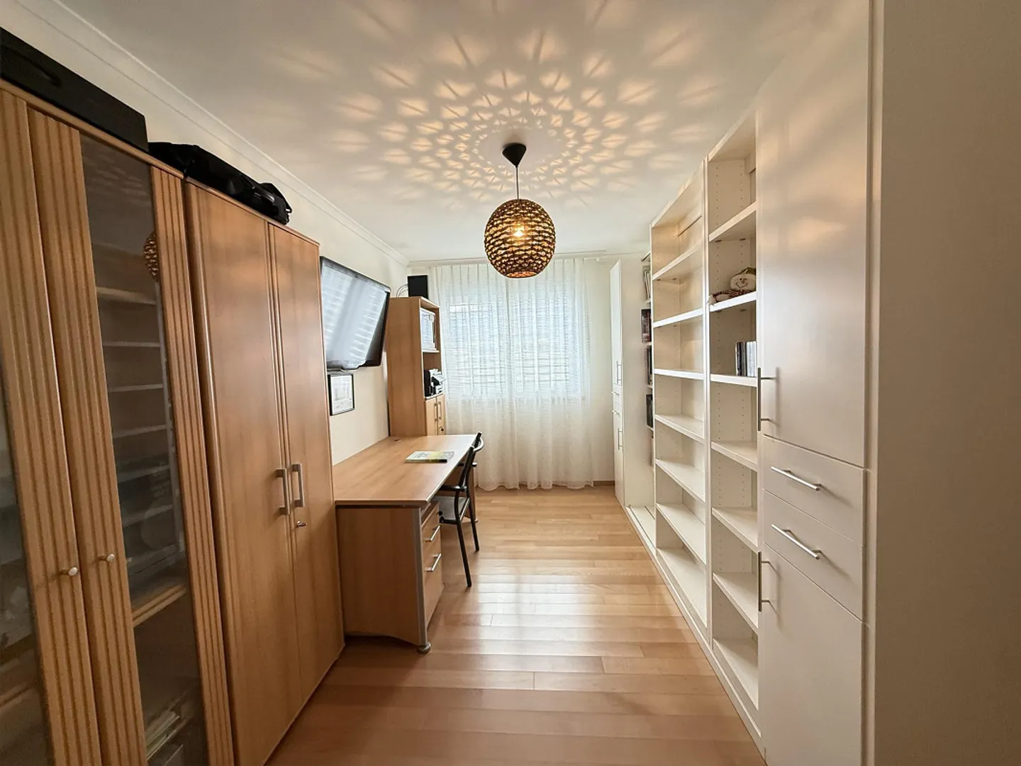 Bright and modern 4.5-room apartment on the sixth floor - Photo 7 of 9
