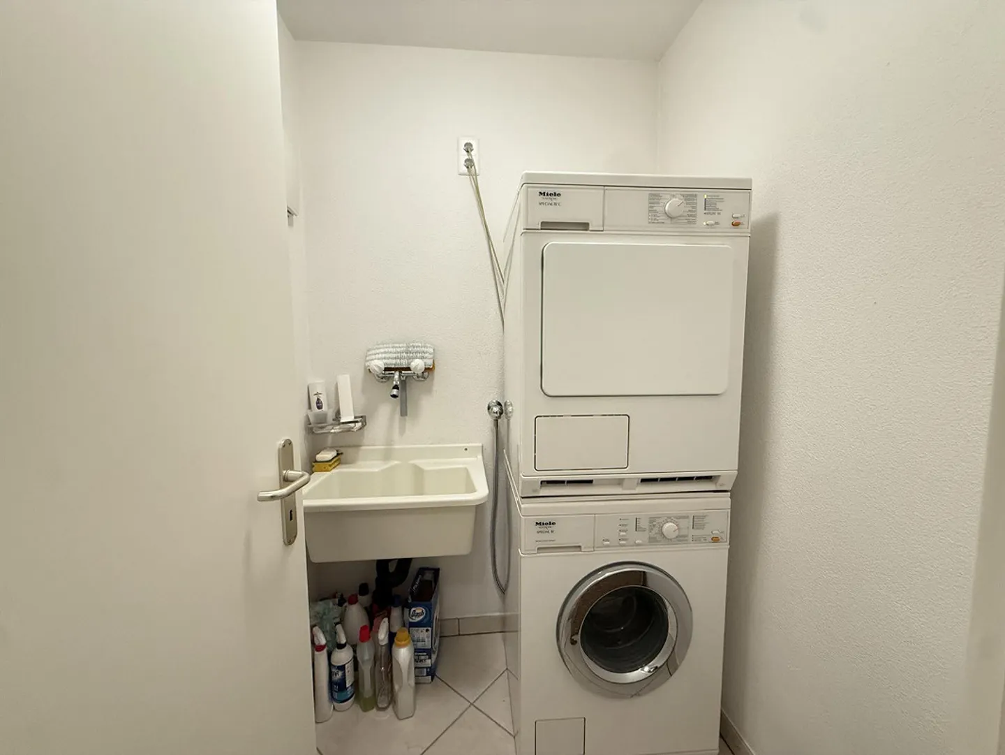 Bright and modern 4.5-room apartment on the sixth floor - Photo 9 of 9