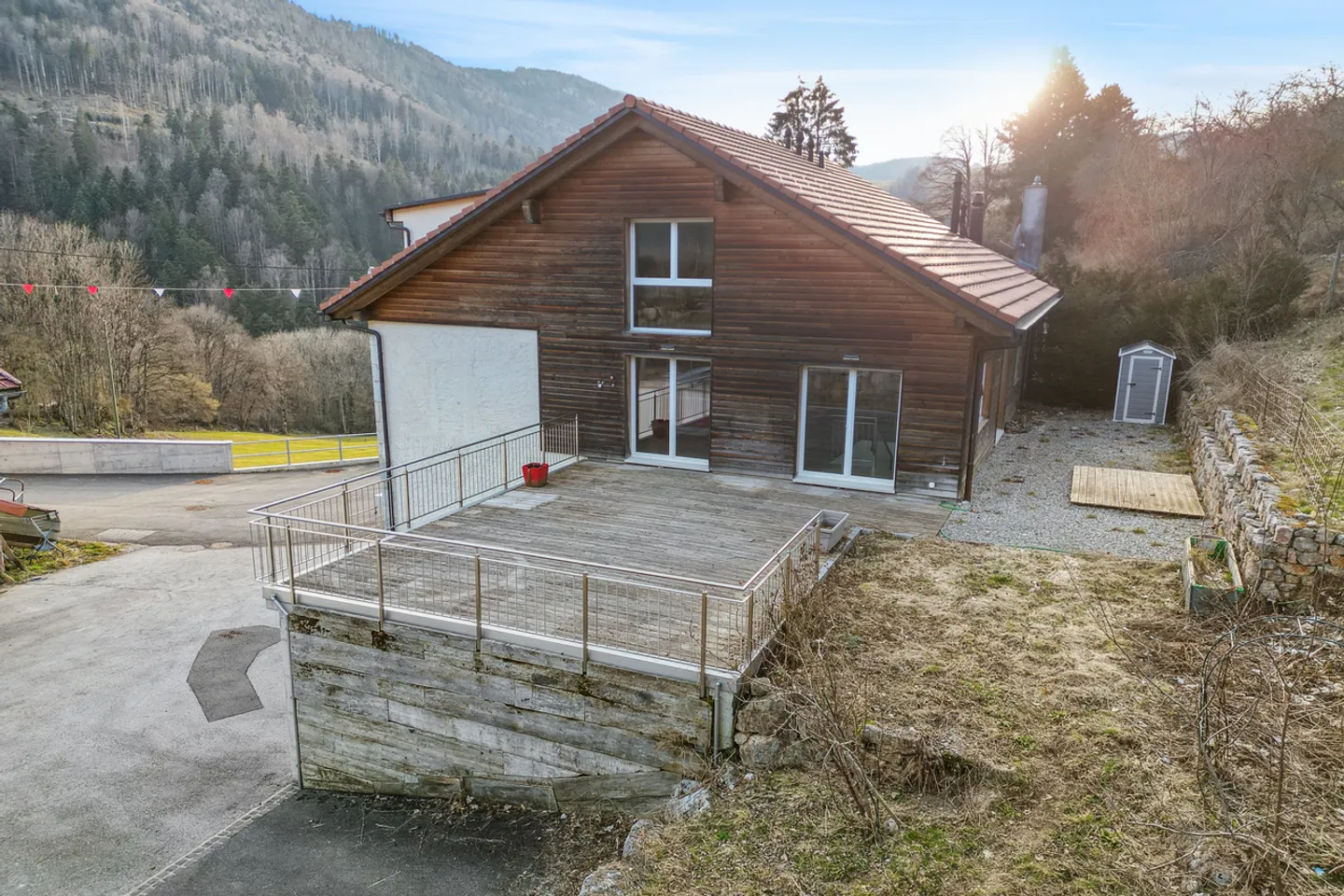 Komfort im Duplex und Ertrag im Erdgeschoss: Haus in Ste-Croix - Foto 1 von 13