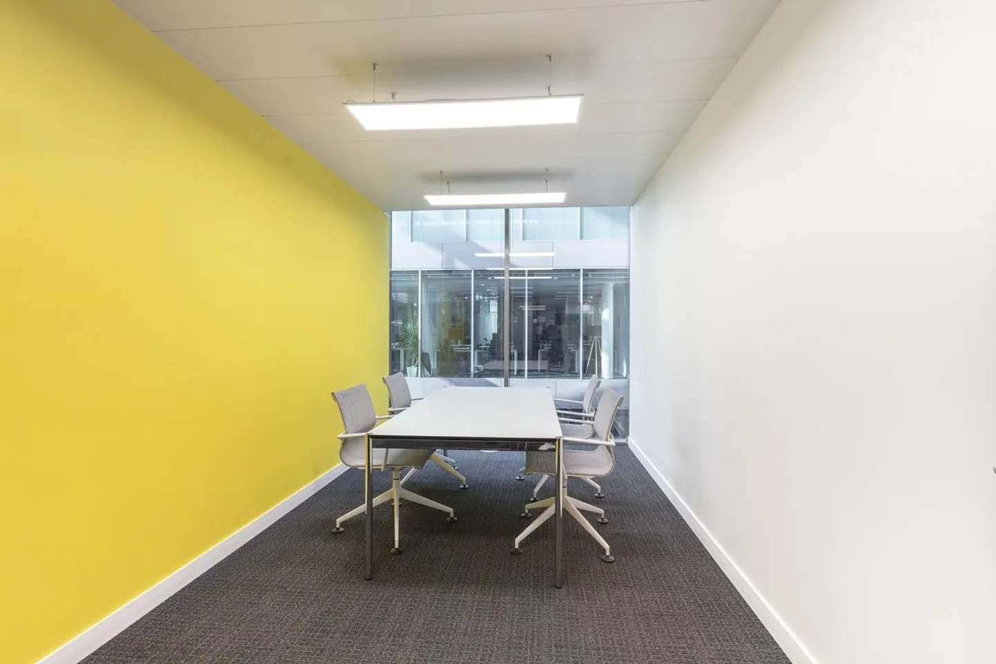 Devenez membre d'une communauté de coworking dans le Regus Business Park - Photo 6 sur 7