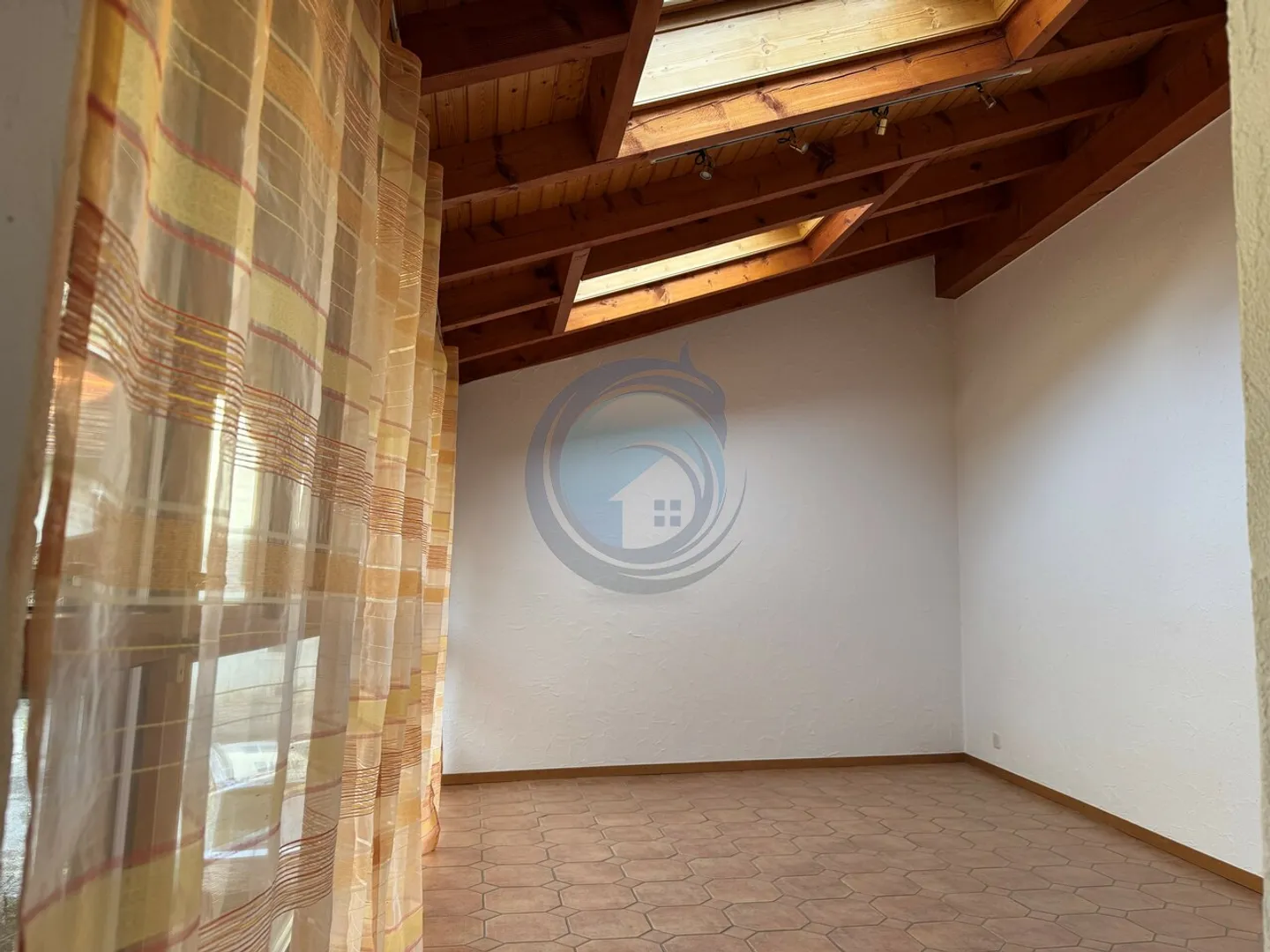 Charming House with 2 Apartments and Large Garden & Carport - Photo 14 of 19