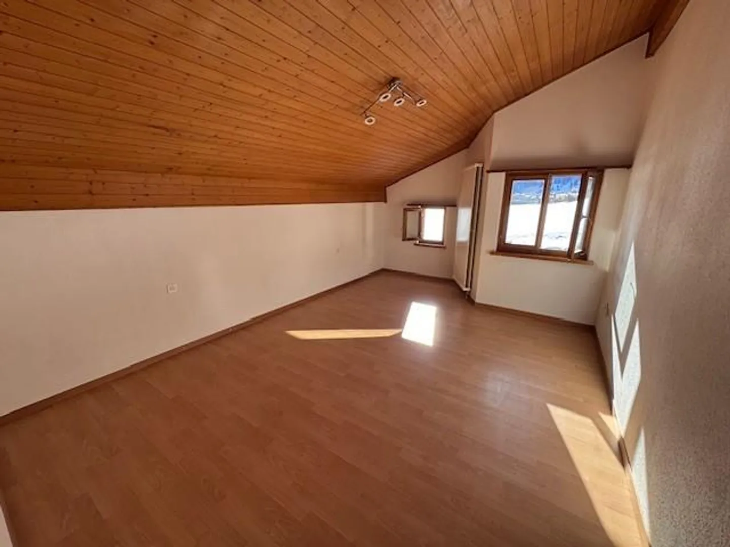 Renovierte Wohnung in Susch - Foto 1 von 6