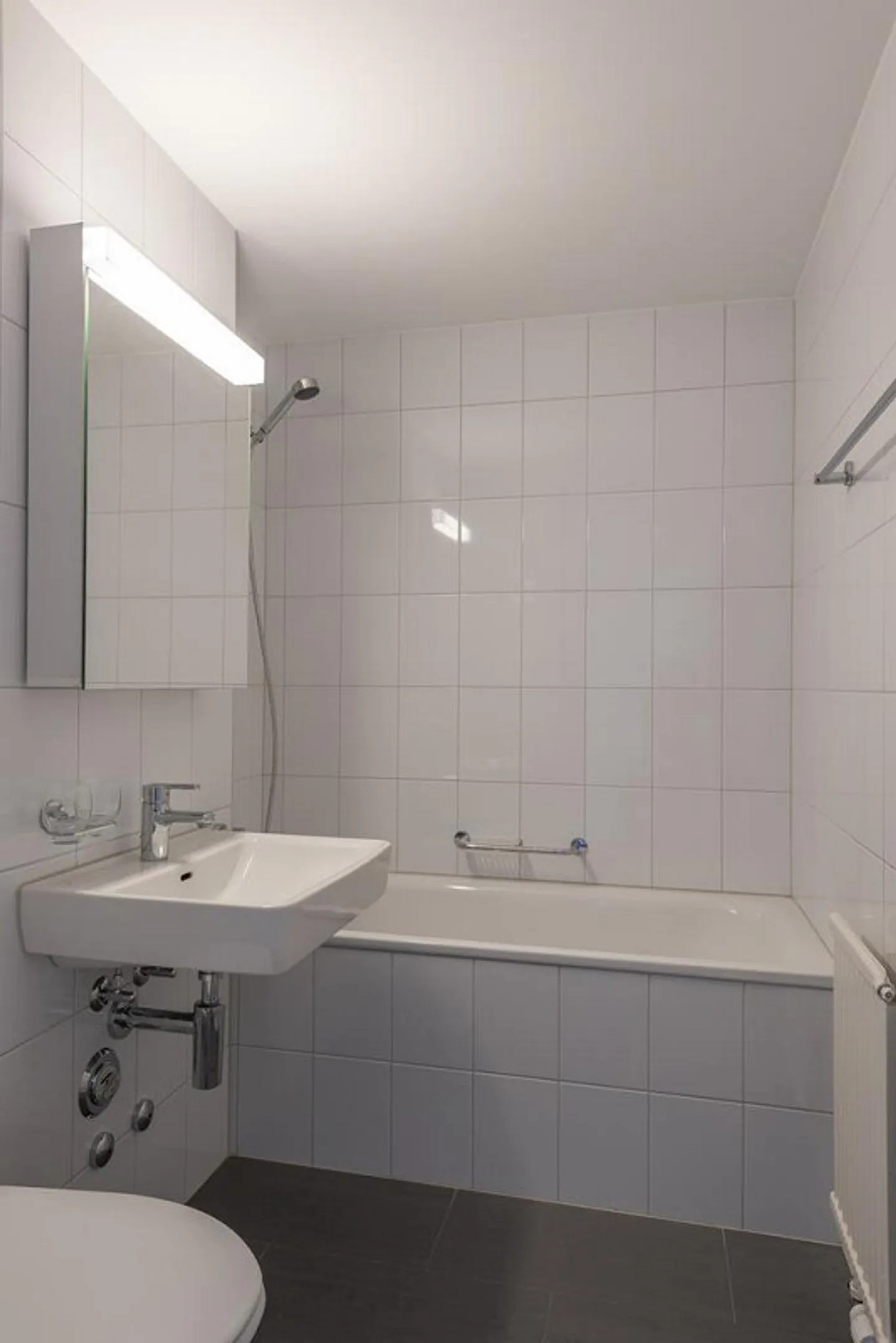 AFFITTARE SENZA DEPOSITO - Quartiere residenziale tranquillo, in posizione elevata e soleggiata - Foto 3 di 9
