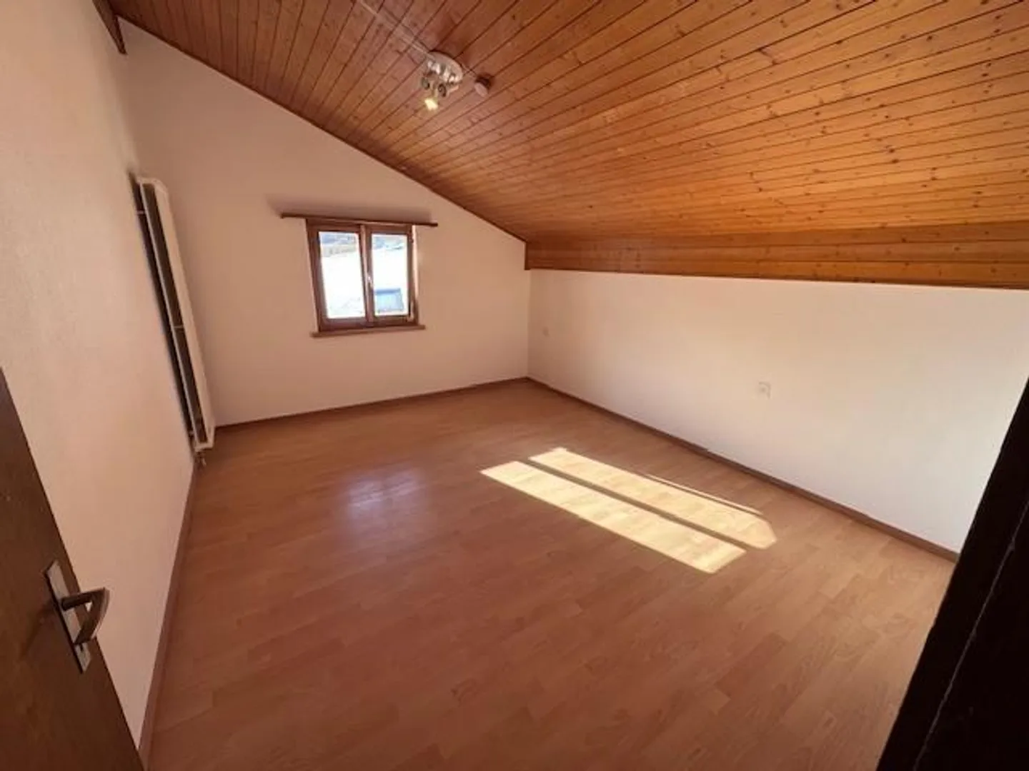 Renovierte Wohnung in Susch - Foto 2 von 6