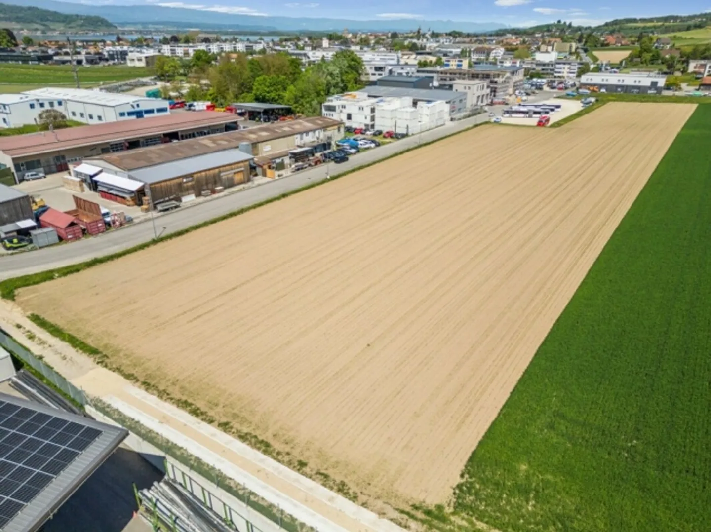 Terreno industriale spazioso nella zona economica desiderata di Murten - Foto 4 di 6