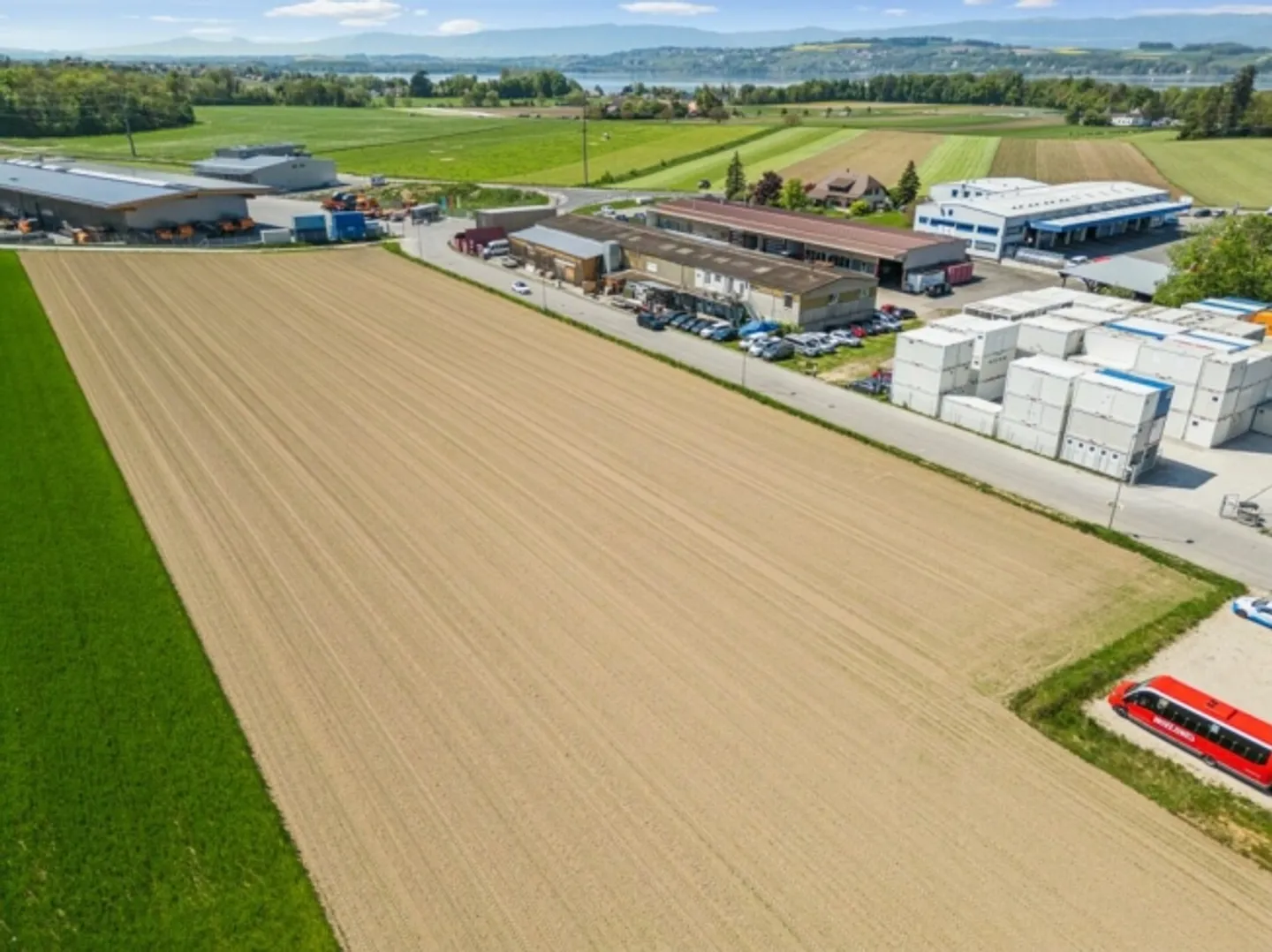 Terreno industriale spazioso nella zona economica desiderata di Murten - Foto 5 di 6