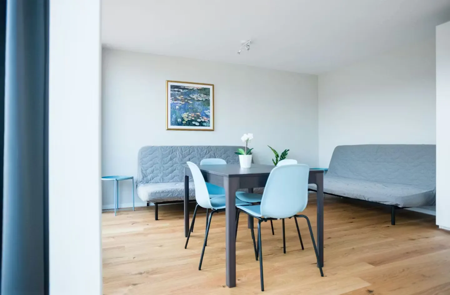 Charming Apartment in Basel - Photo 9 of 10