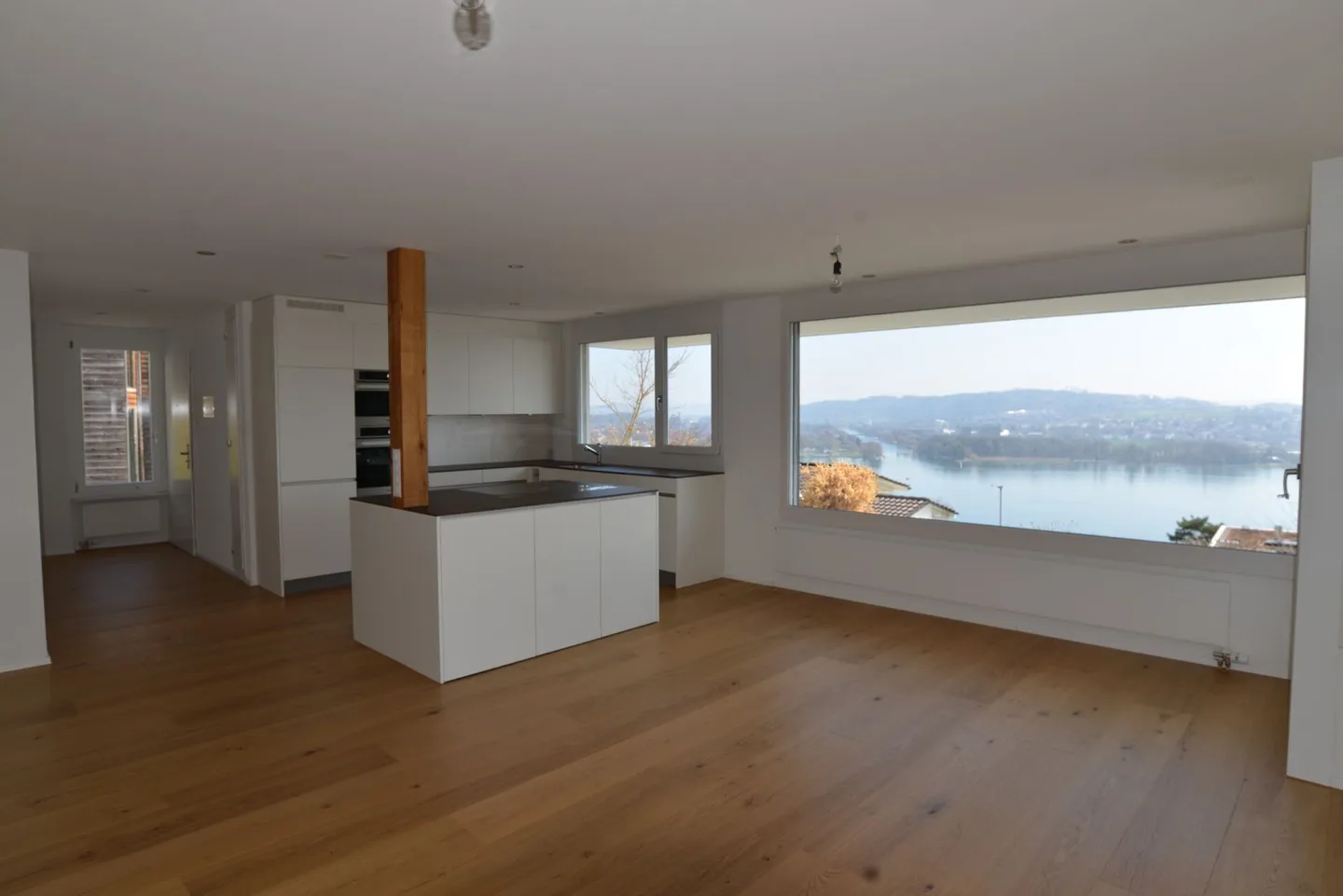 Exklusive 5.5-Zimmer-Wohnung mit Seeblick - Foto 3 von 12