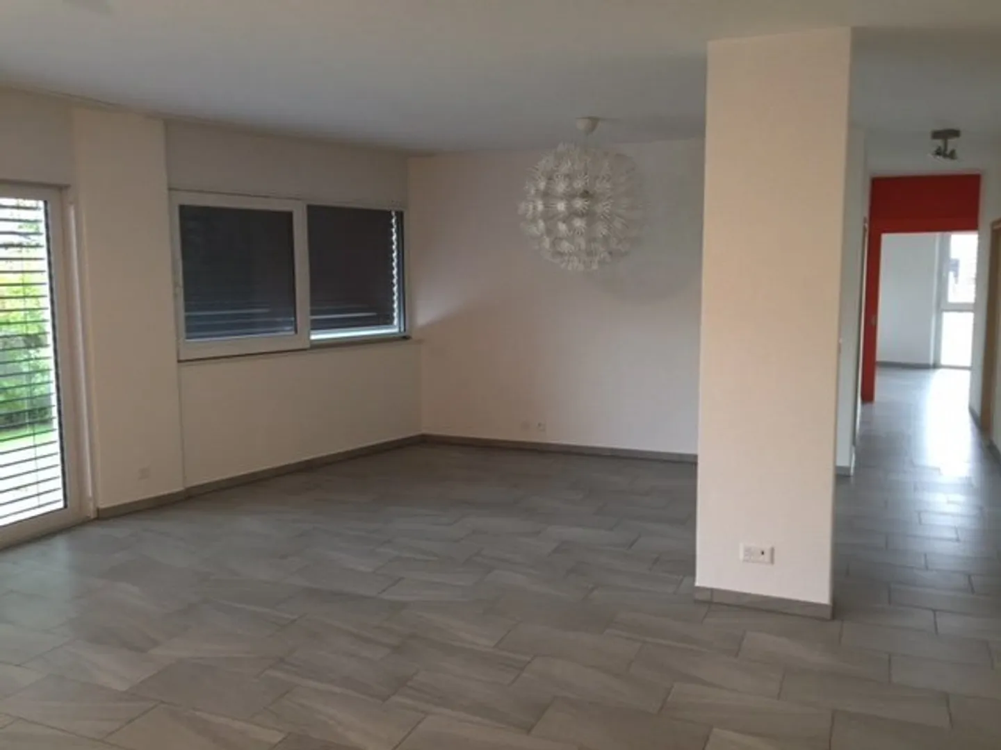 Wunderschöne Erdgeschosswohnung mit 3 1/2 Zimmern zu vermieten - Foto 3 von 13